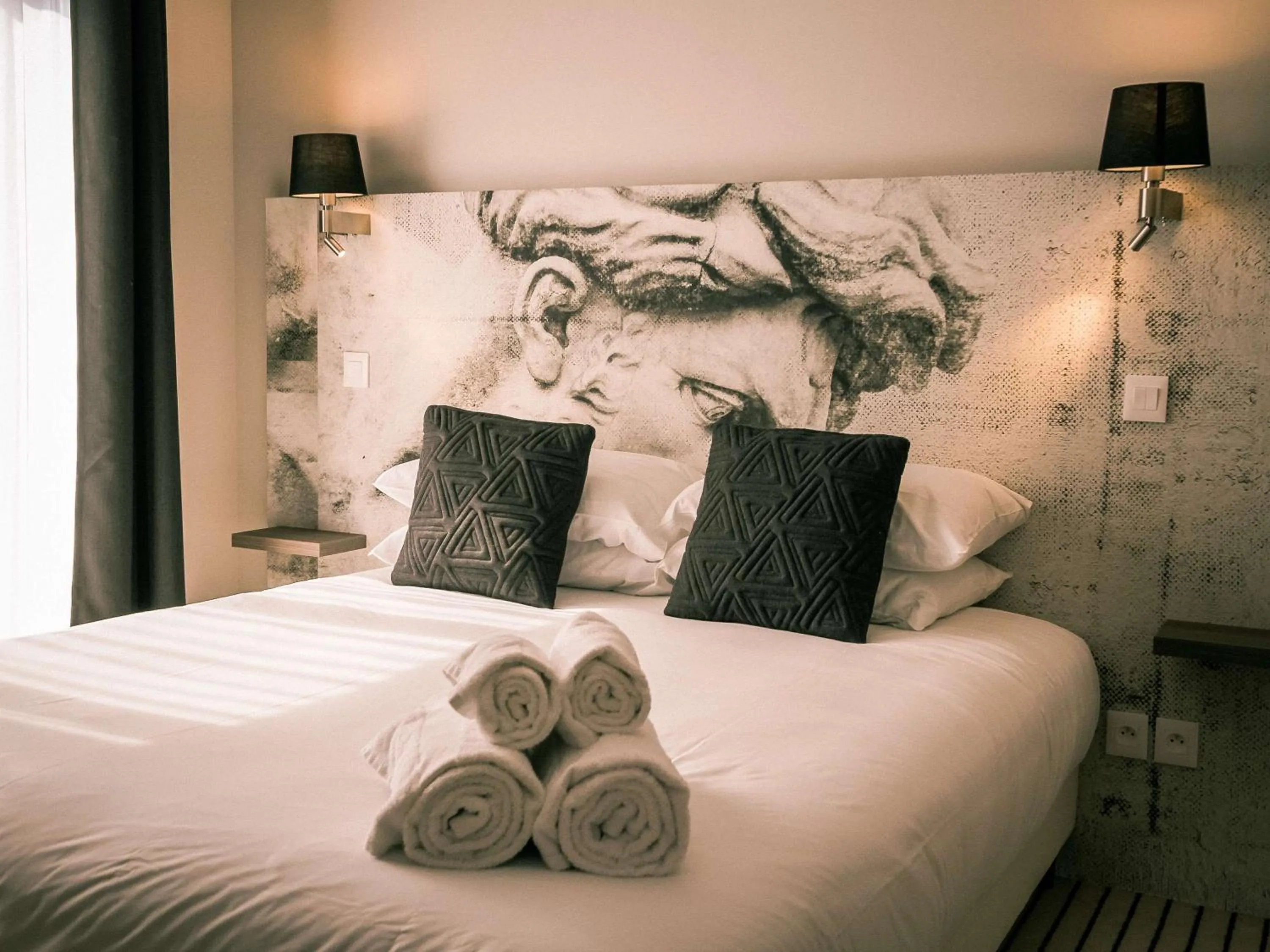 Superior Queen Room with Balcony in Best Western Plus Antibes Riviera