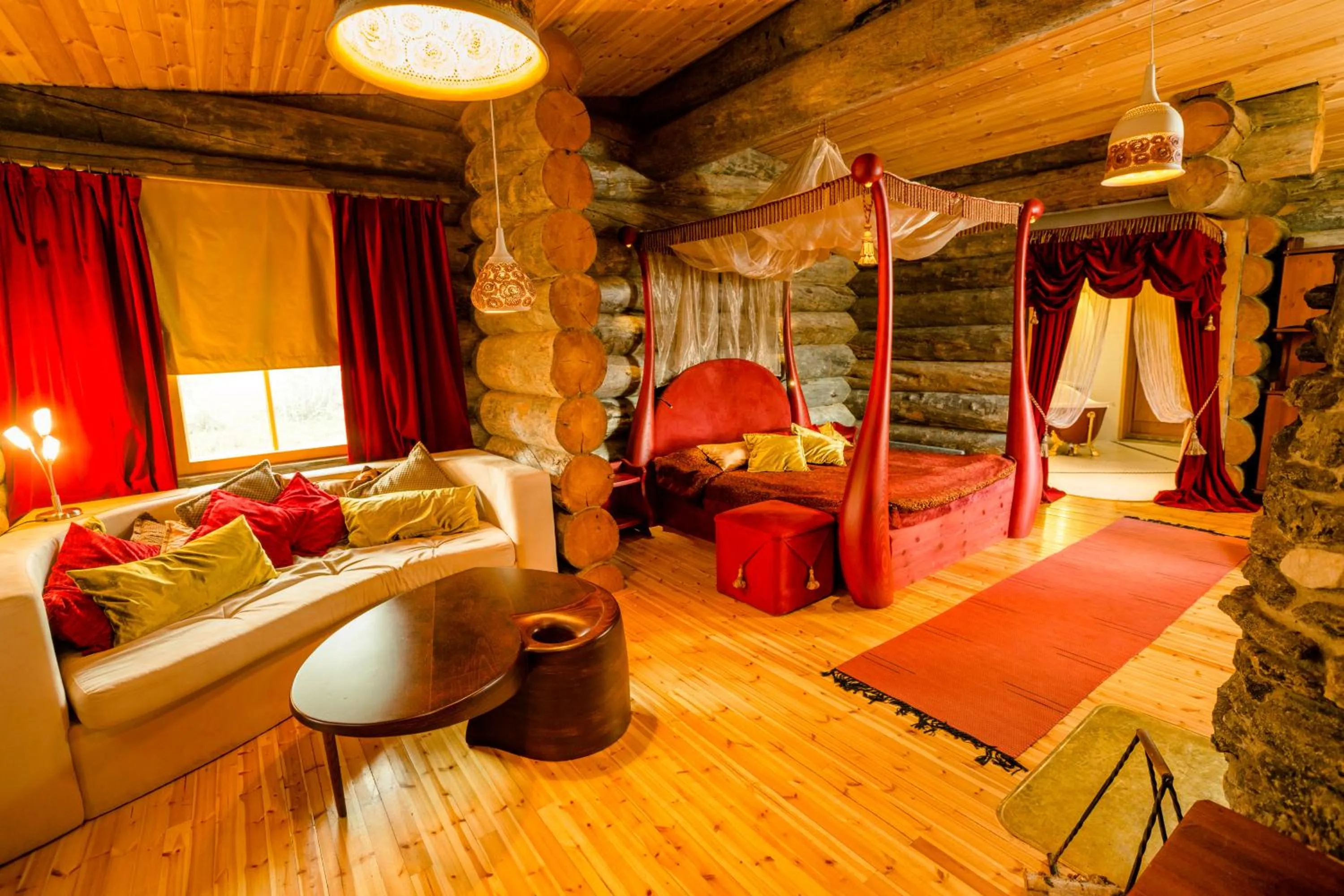 Queen Suite in Kakslauttanen Arctic Resort - Igloos and Chalets