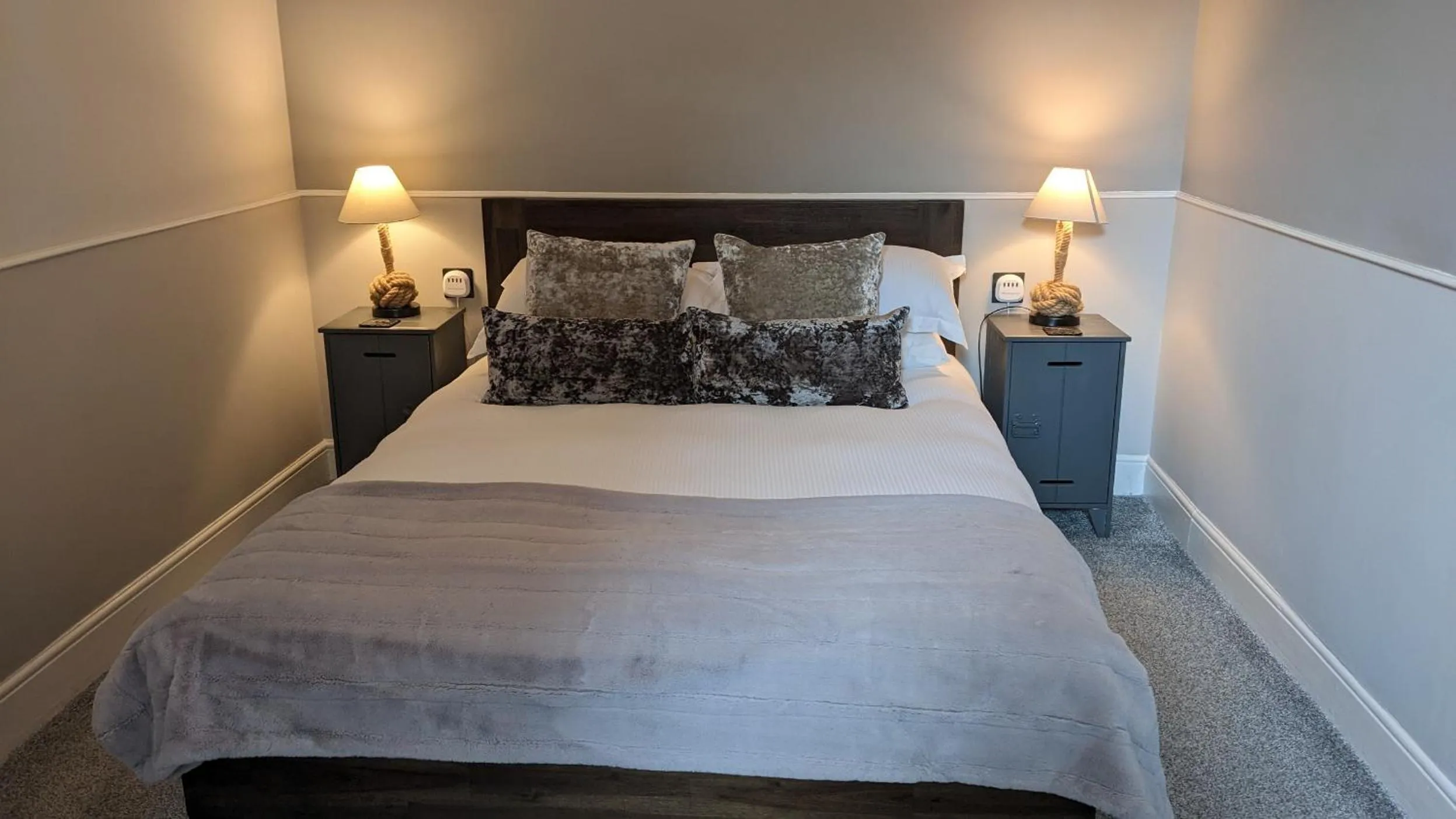 Deluxe King Room in Oaklands Guest House