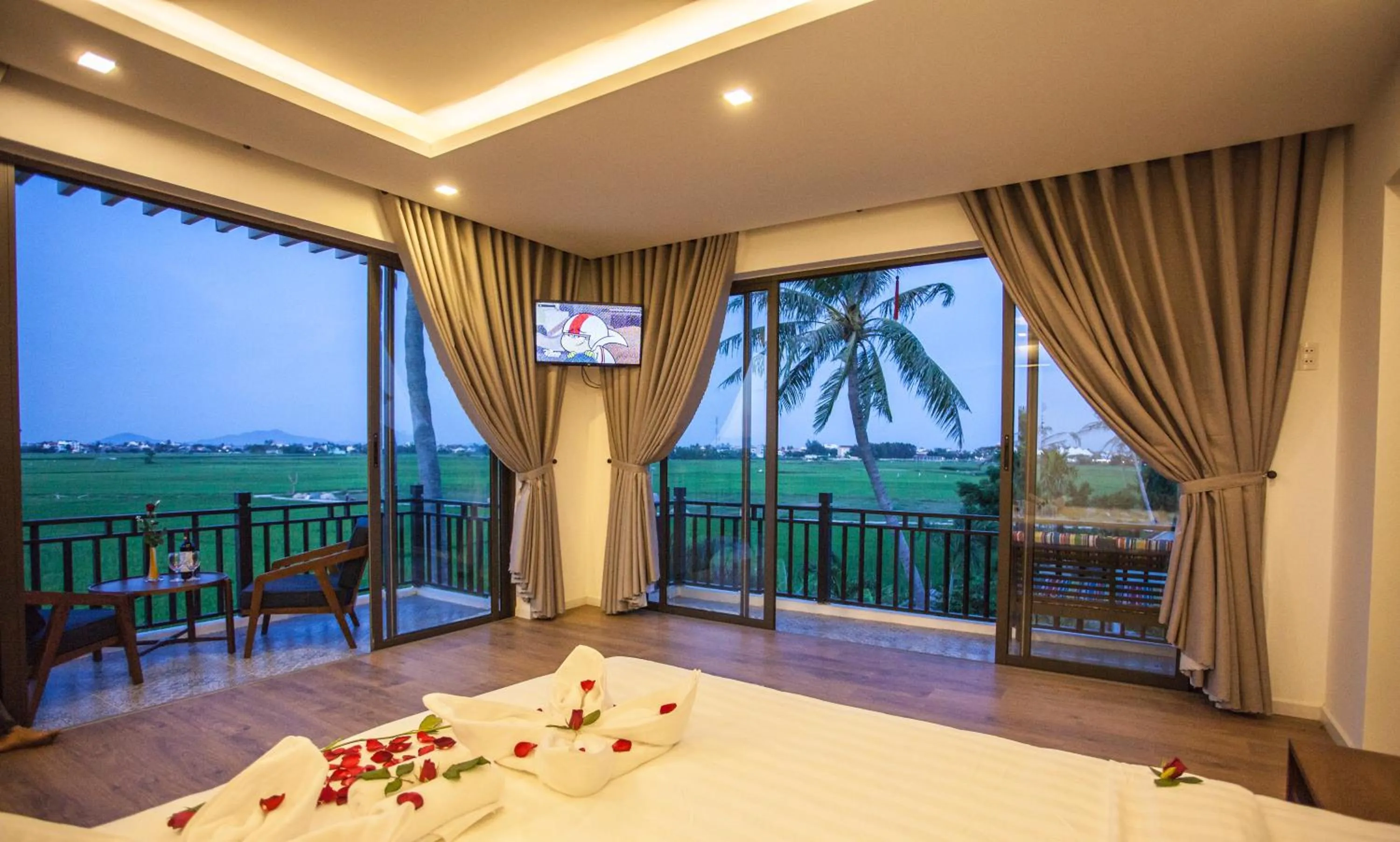 King Room with Garden View in Hoi An Four Seasons Villa