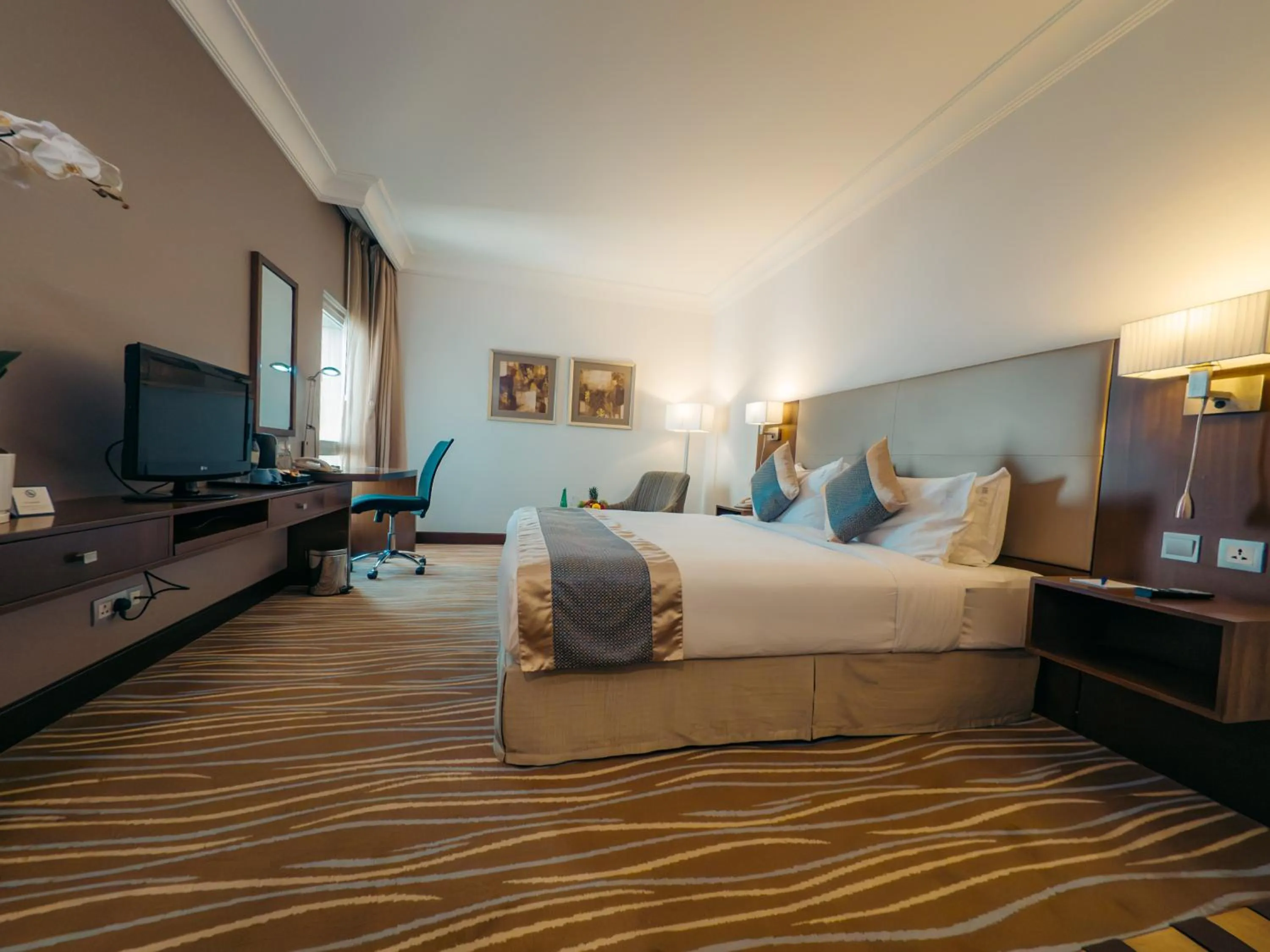 Deluxe King Room in Copthorne Downtown by Millennium