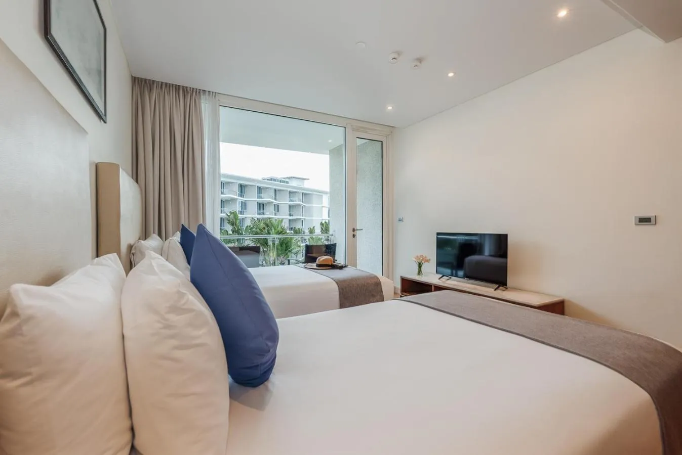 Deluxe Twin Room with Balcony in Splash Beach Resort Phuket Family-Friendly Water Park Resort Near Phuket Airport