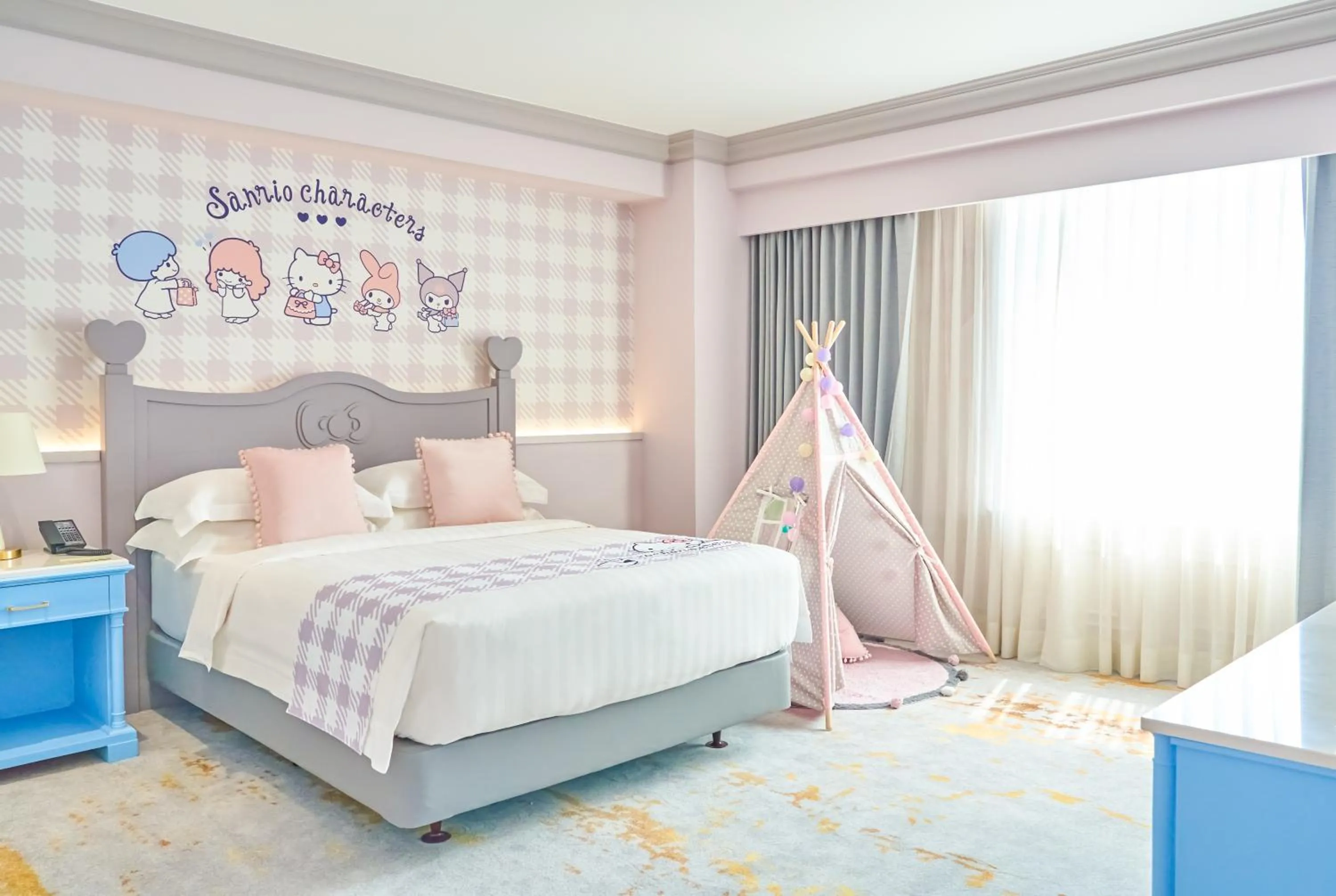 Hello Kitty & Friends Family Suite-Harbor View in Grand Hi Lai Hotel