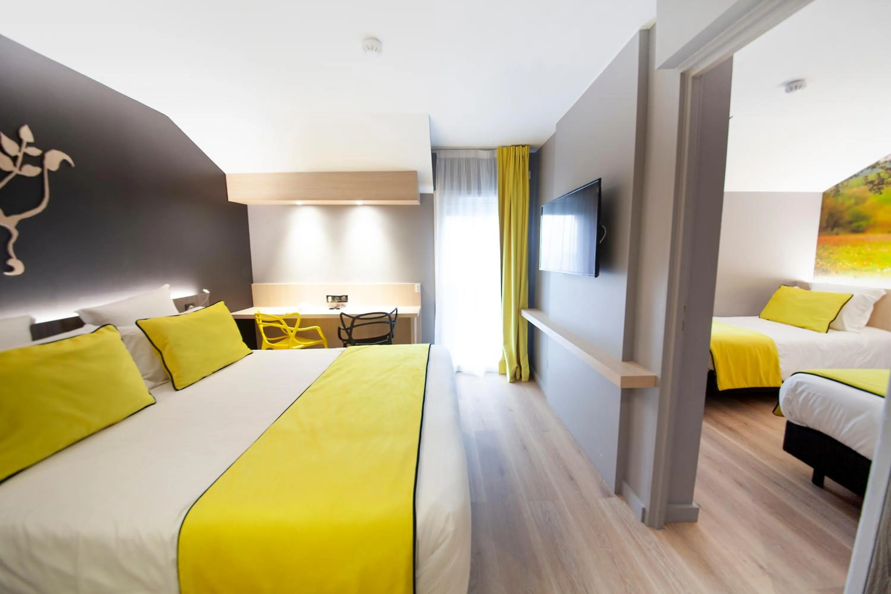 Superior Family Suite - Non-Smoking in Quality Hotel Clermont Kennedy