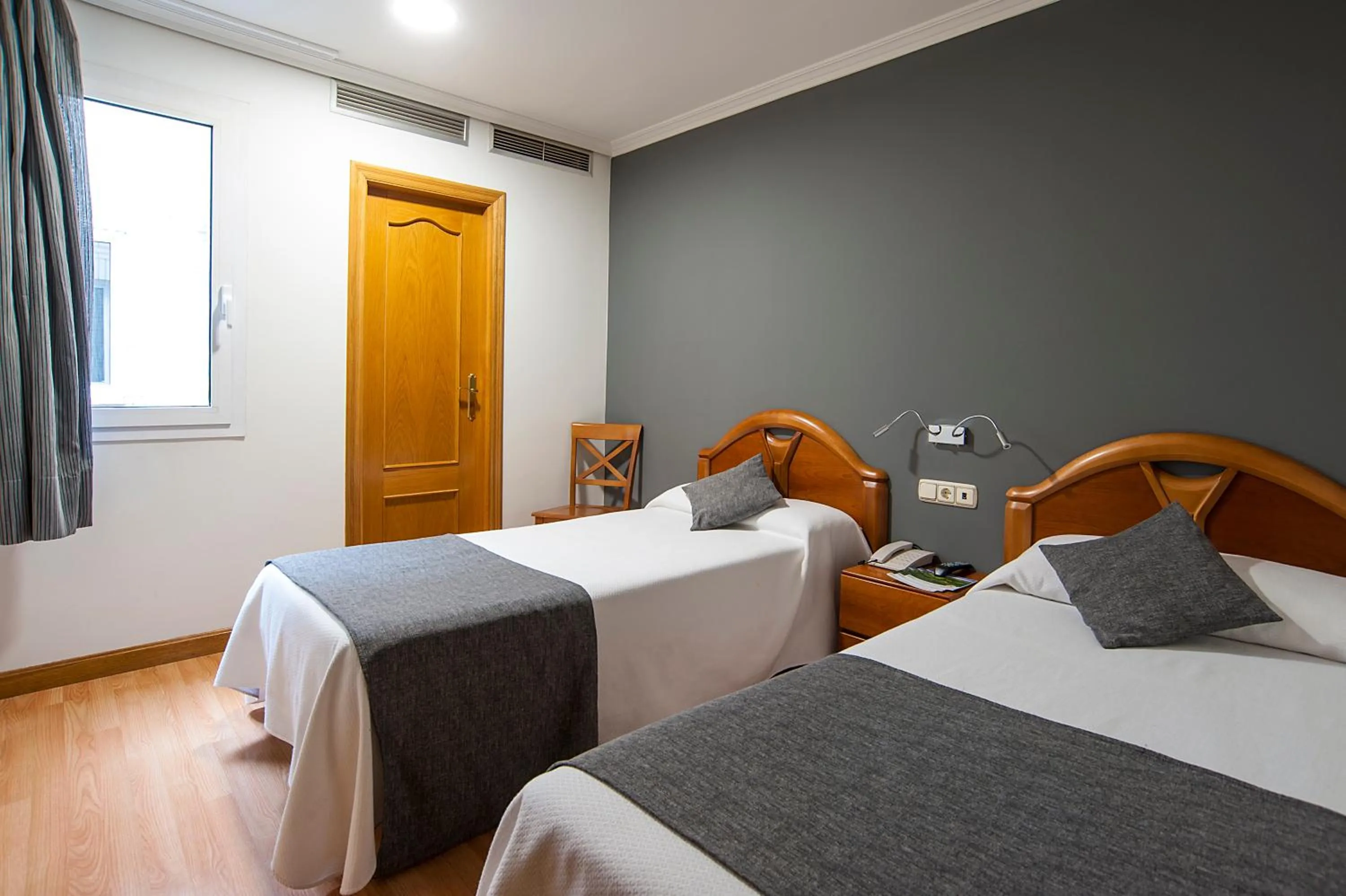 Standard Twin Room in Iraipe Izaga Hostal