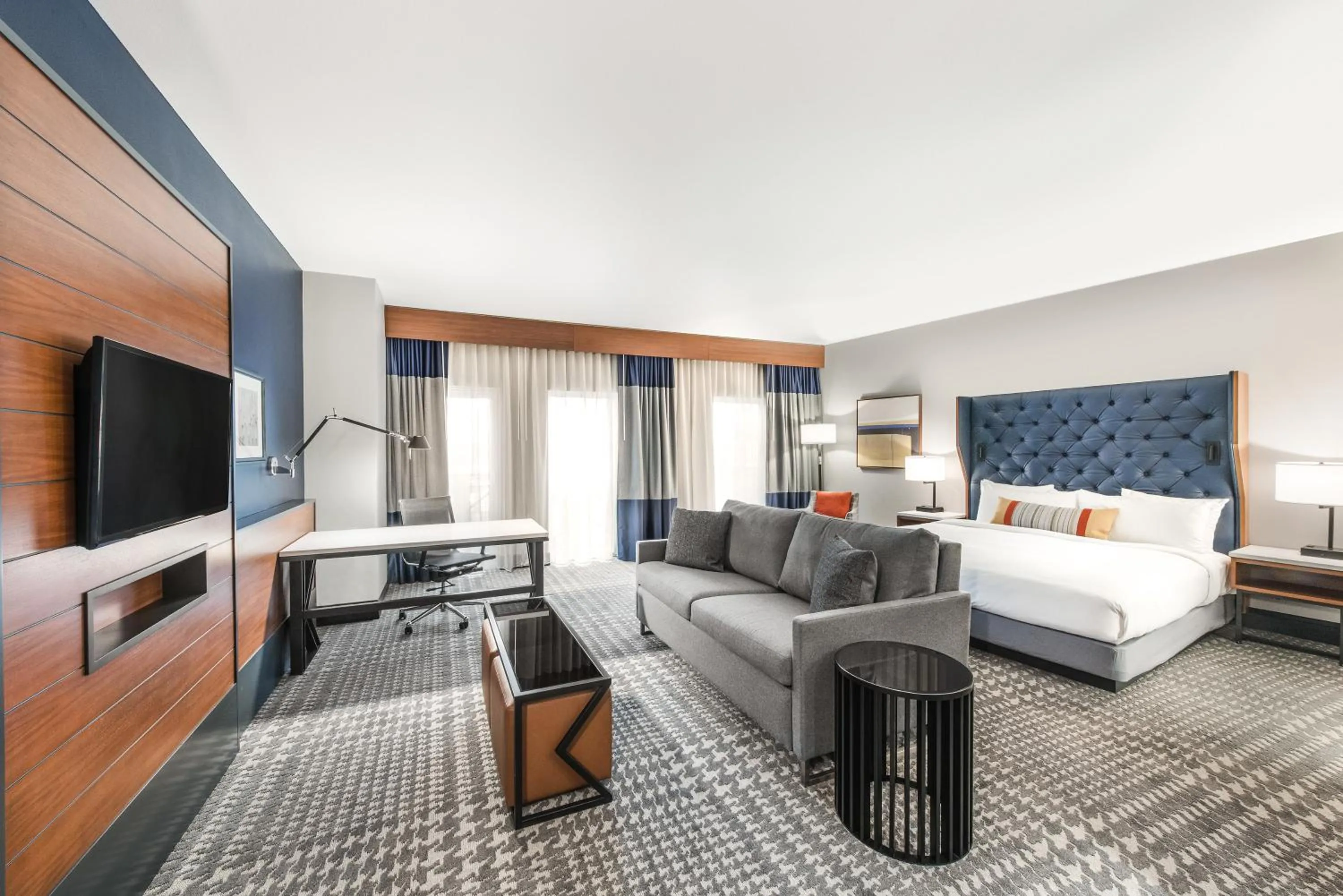 Deluxe King Room in The Heathman Hotel Kirkland