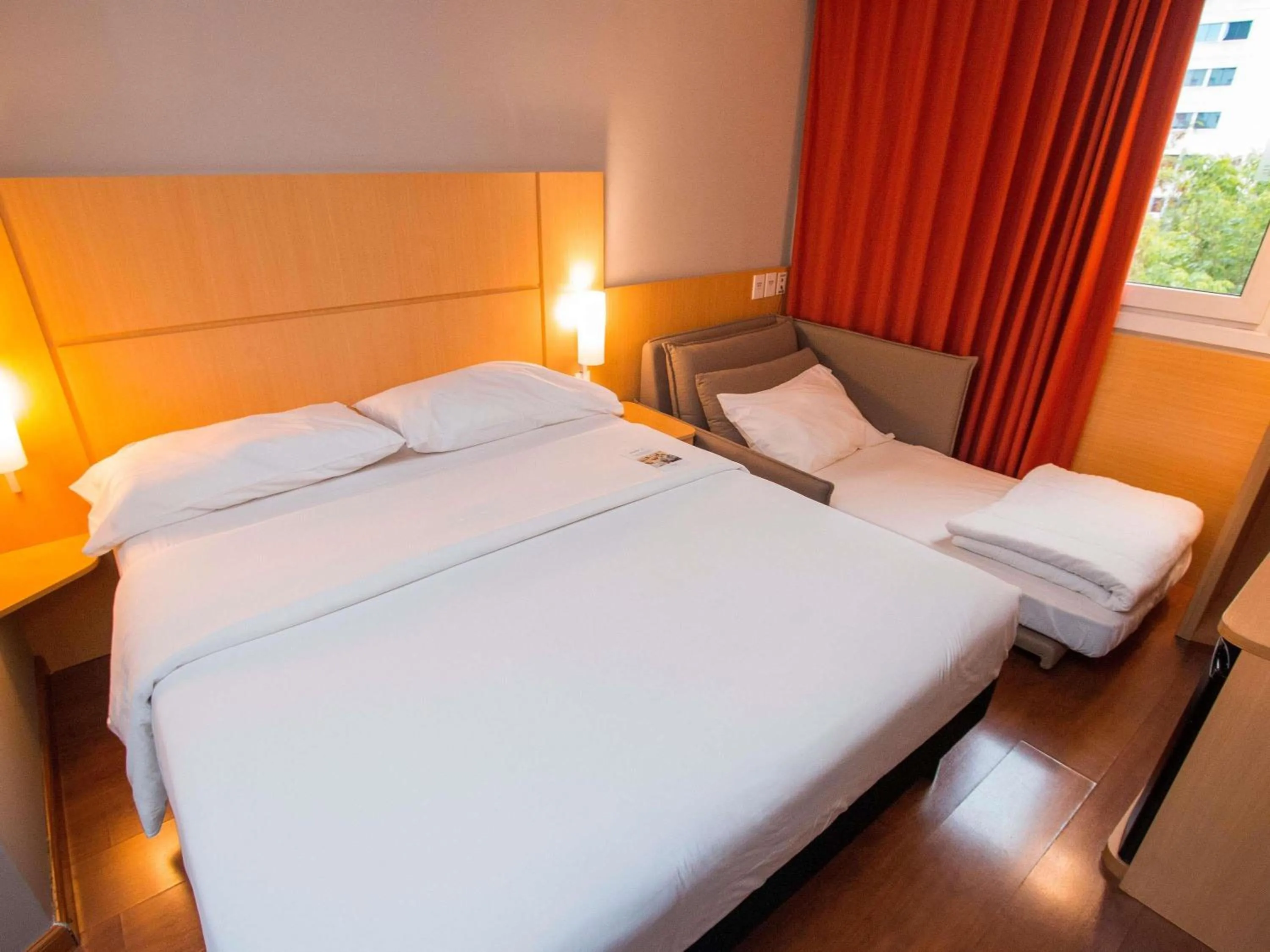 Double Room with Extra Bed - single occupancy in ibis Asuncion