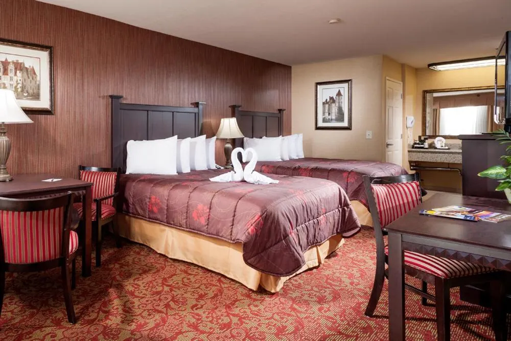 Queen Room with Two Queen Beds in Castle Inn and Suites Anaheim