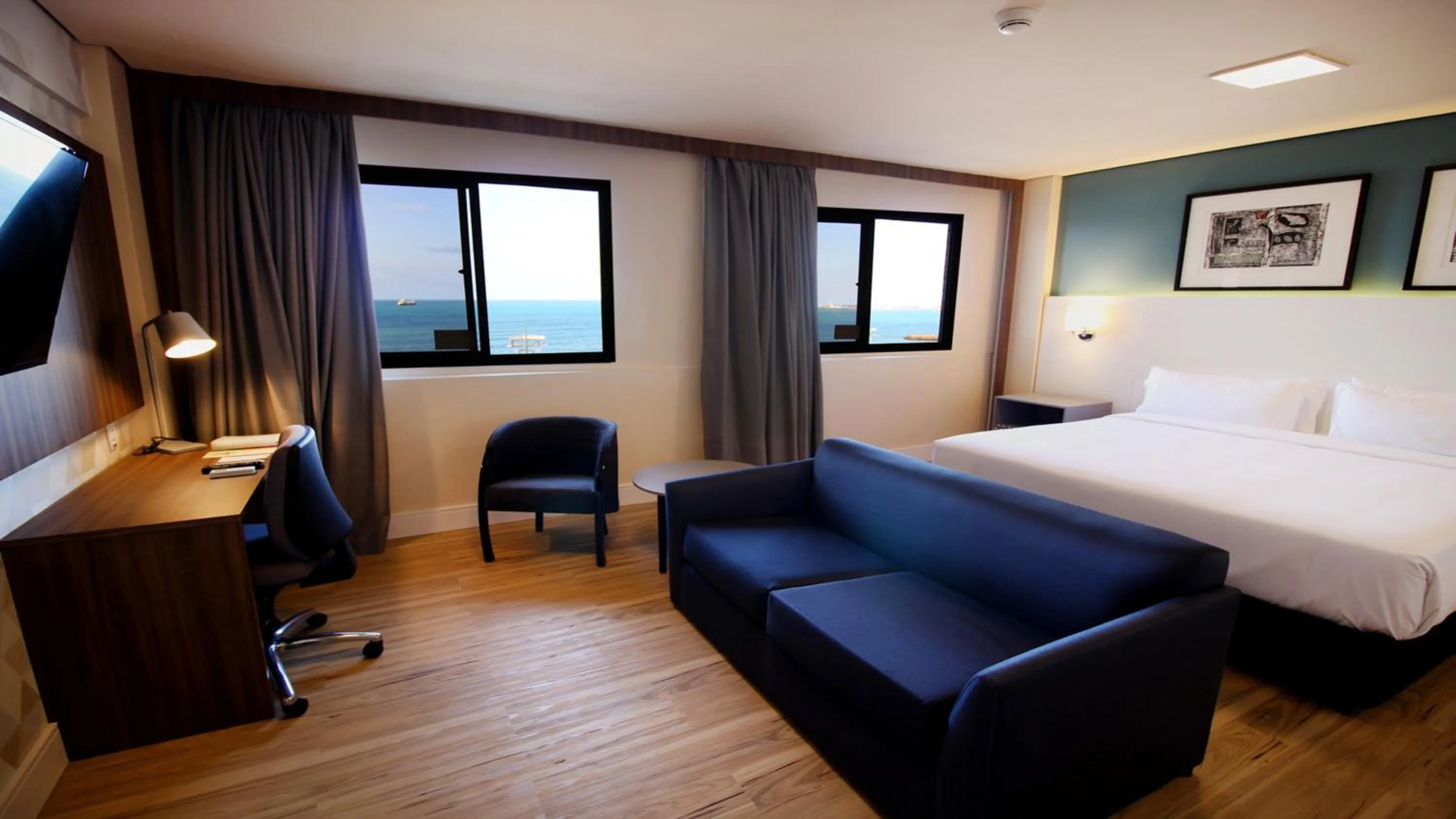 King Room with Side Sea View - Non-Smoking in Holiday Inn Fortaleza by IHG