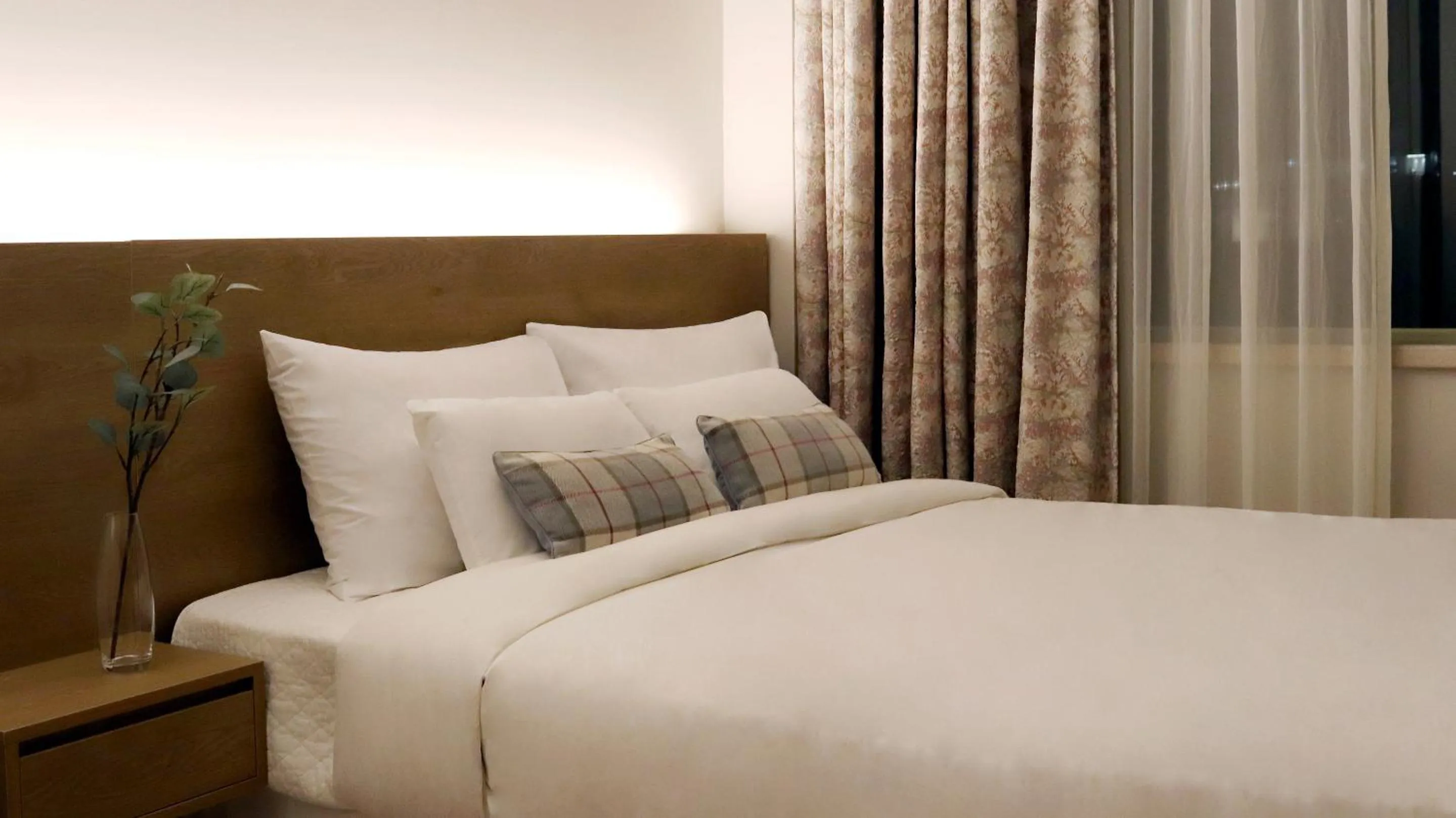 Deluxe Double Room in Bloom Hotel