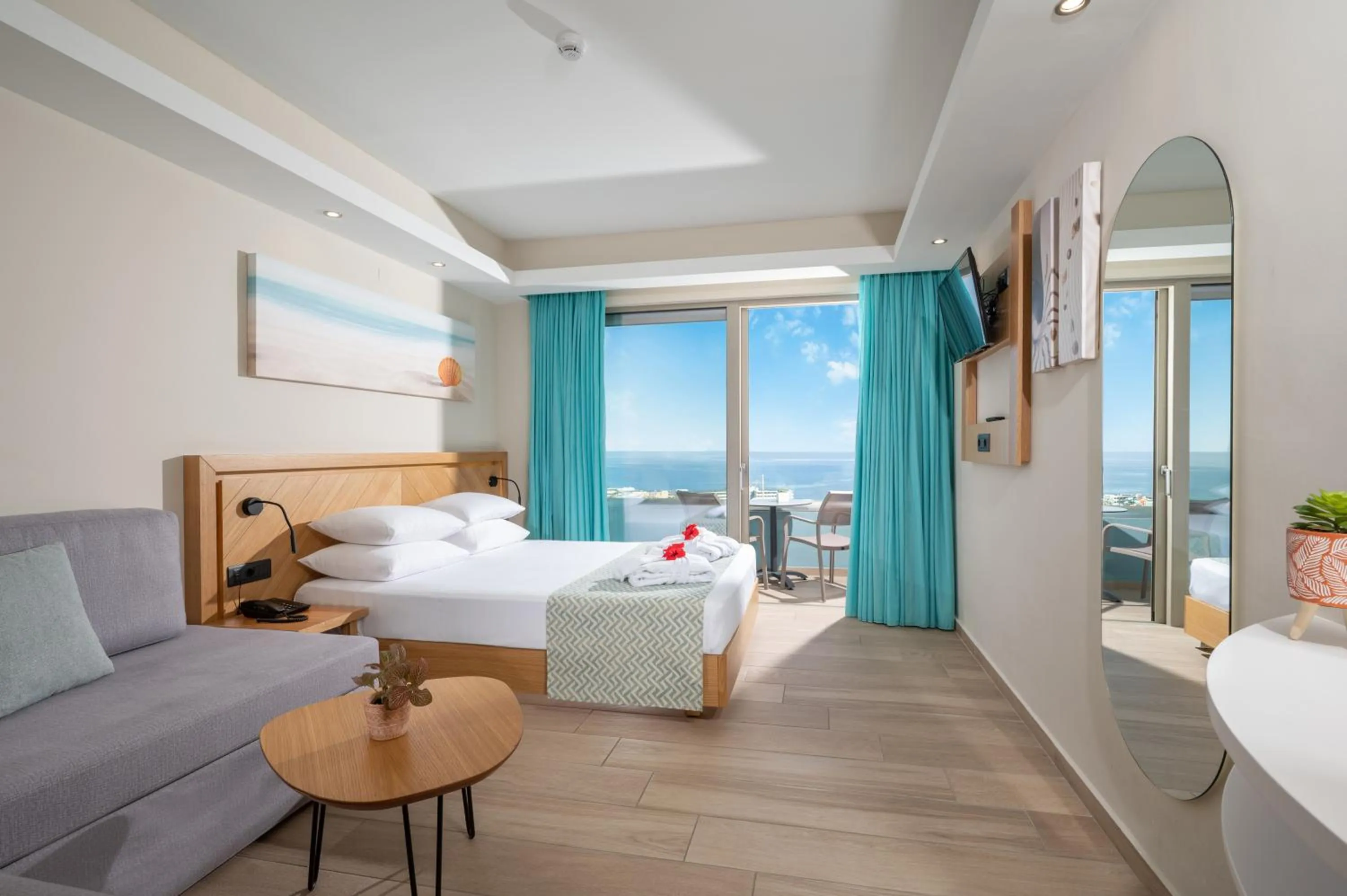 Superior Room with Sea View on High Floor in Royal & Imperial Belvedere Resort