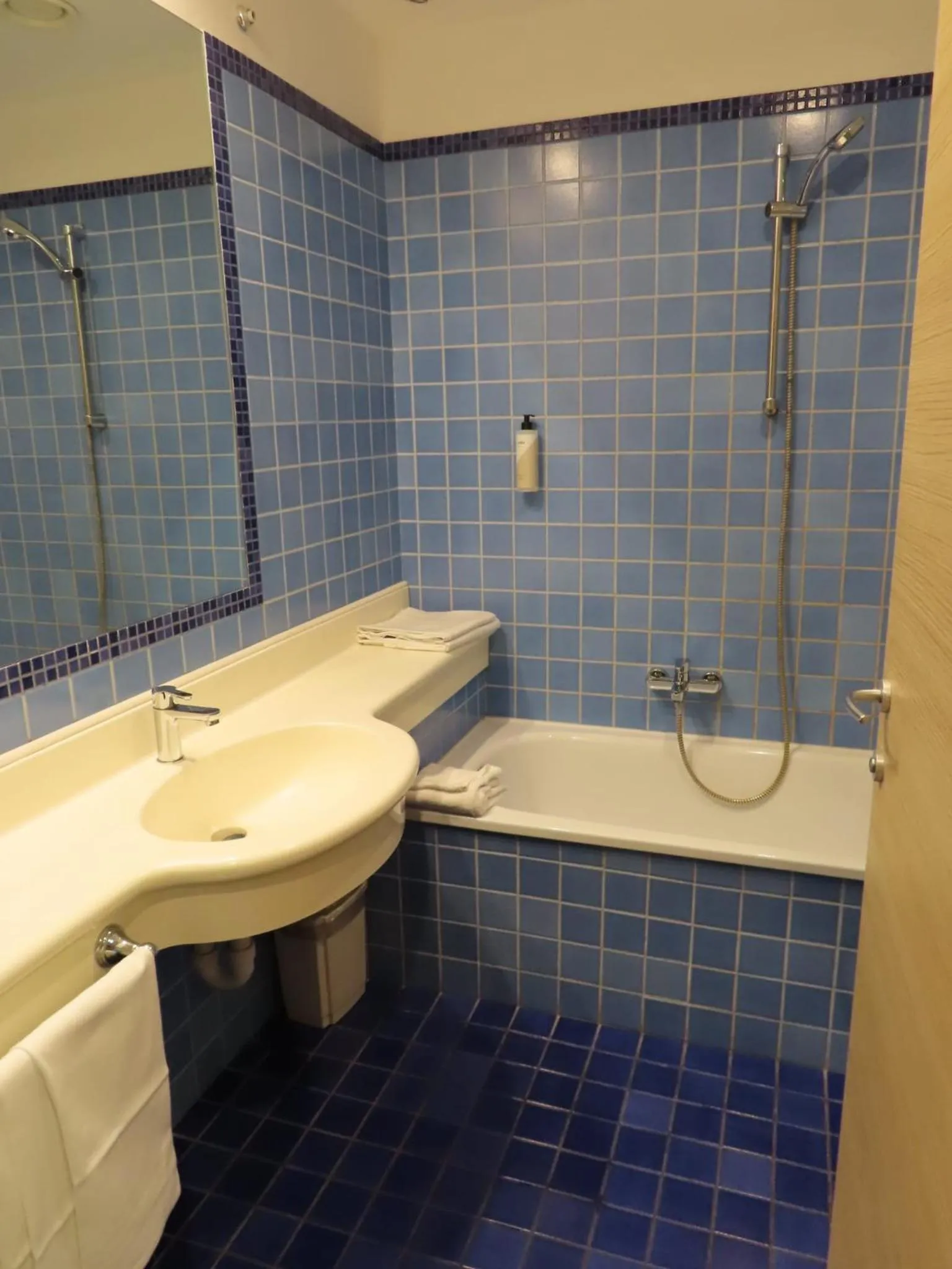 Superior Quadruple Room in Hotel Express Aosta East