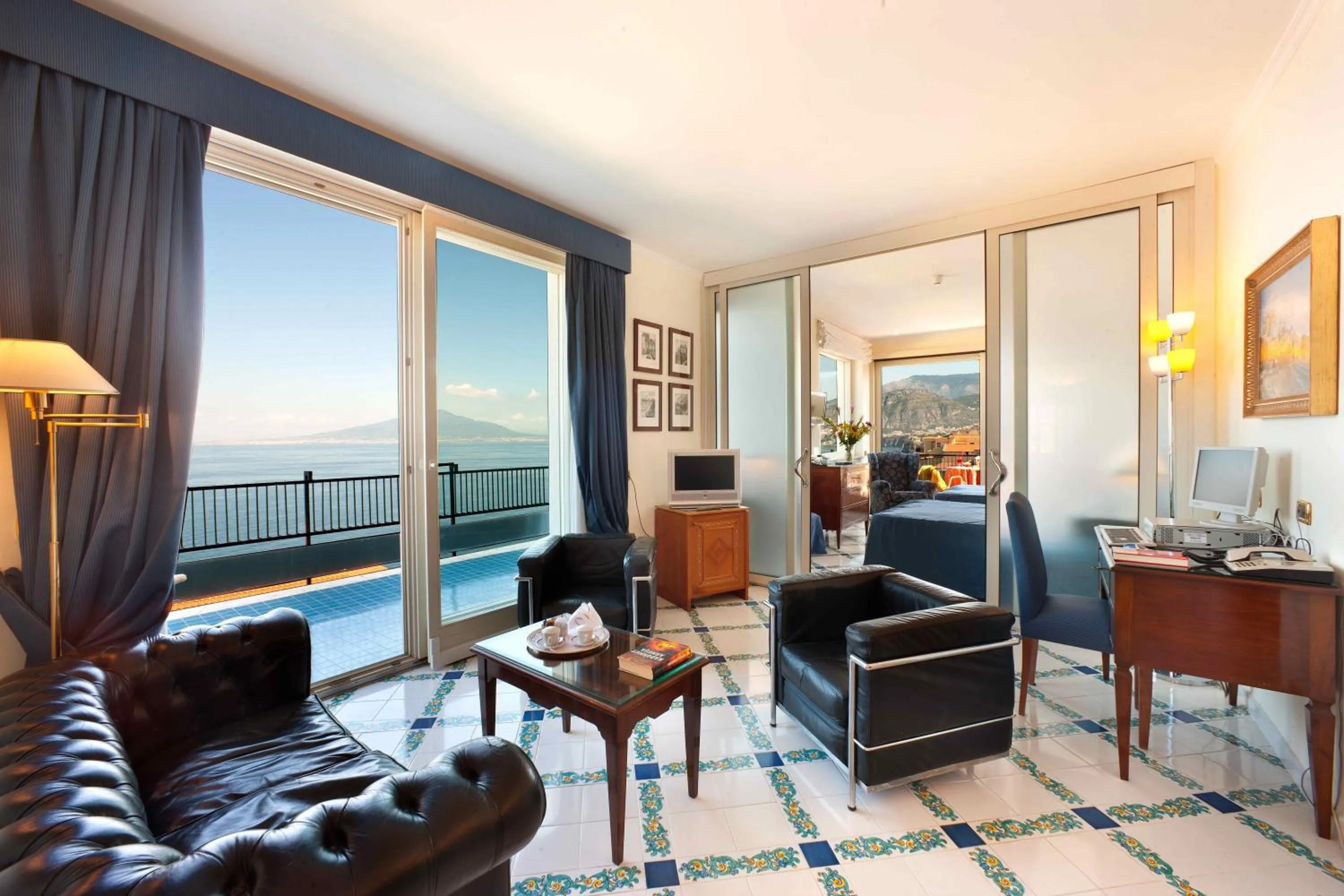 Suite with Sea View in Hotel Continental