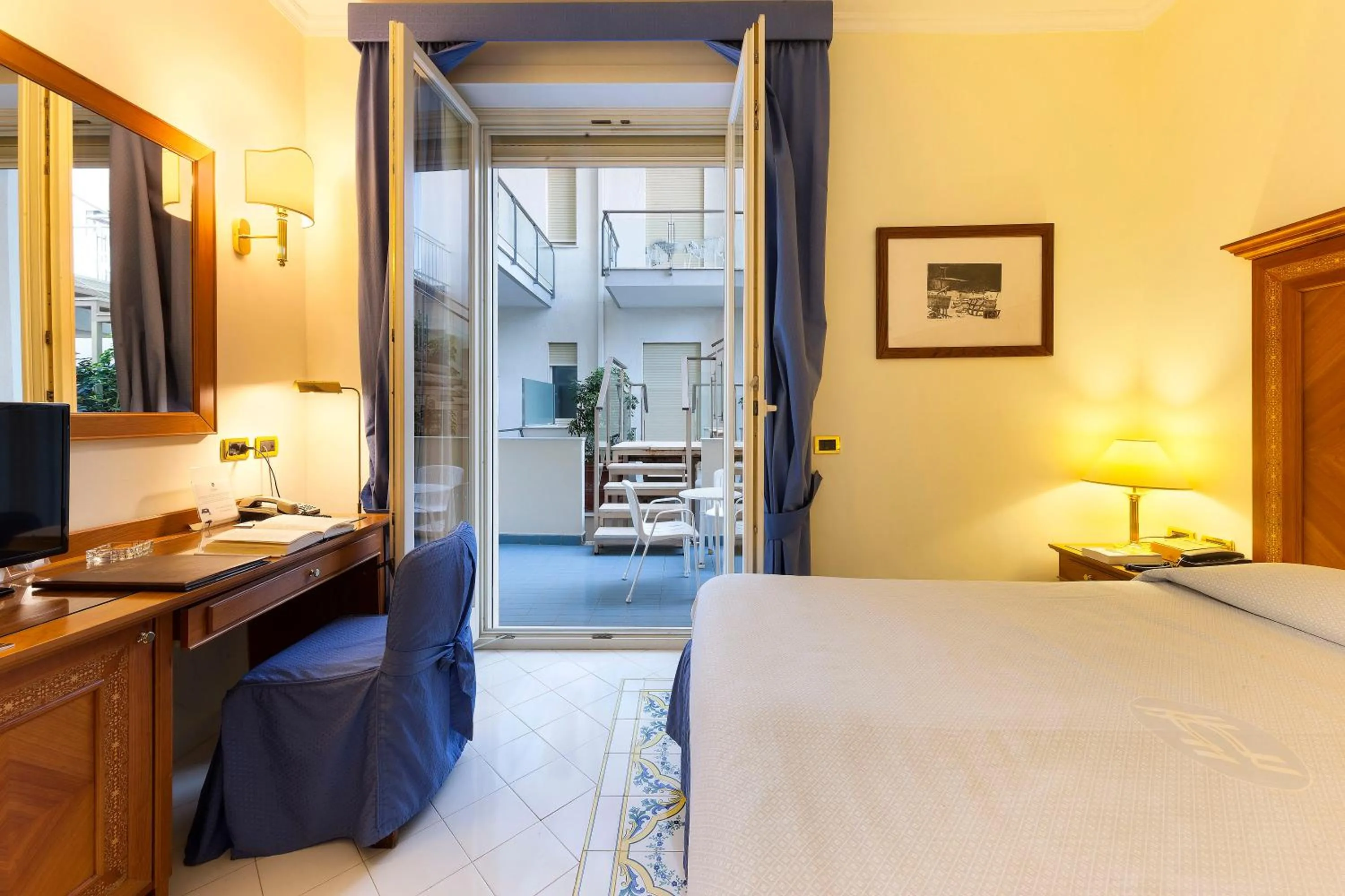 Double Room with Internal View in Hotel Continental