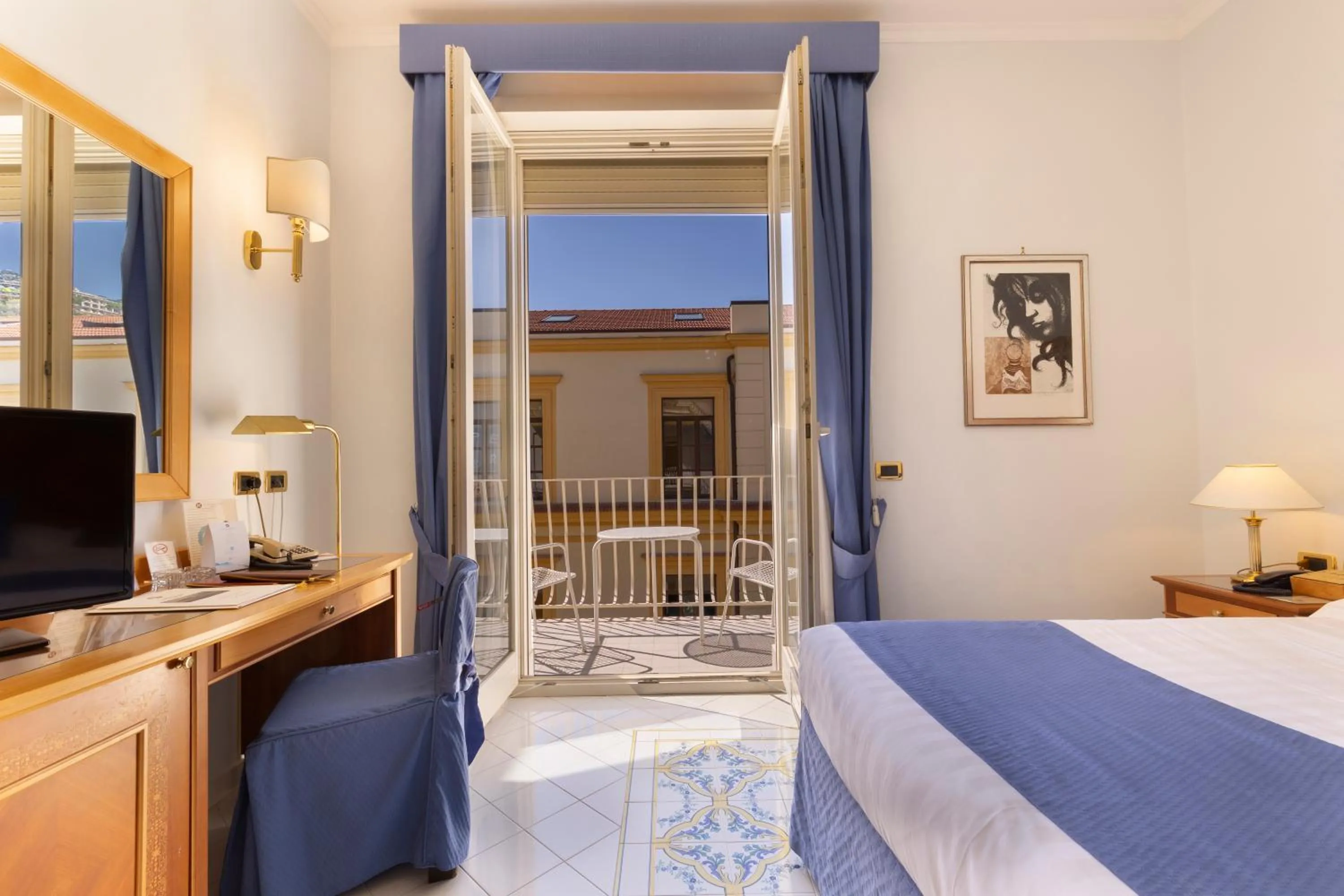 Double or Twin Room in Hotel Continental