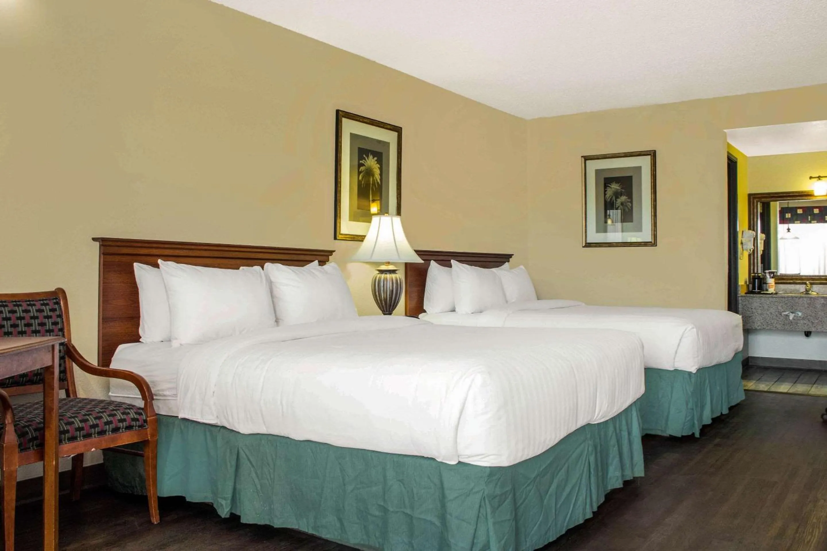 Queen Room with Two Queen Beds - Non-Smoking in Quality Inn Benson I-10 Exit 304