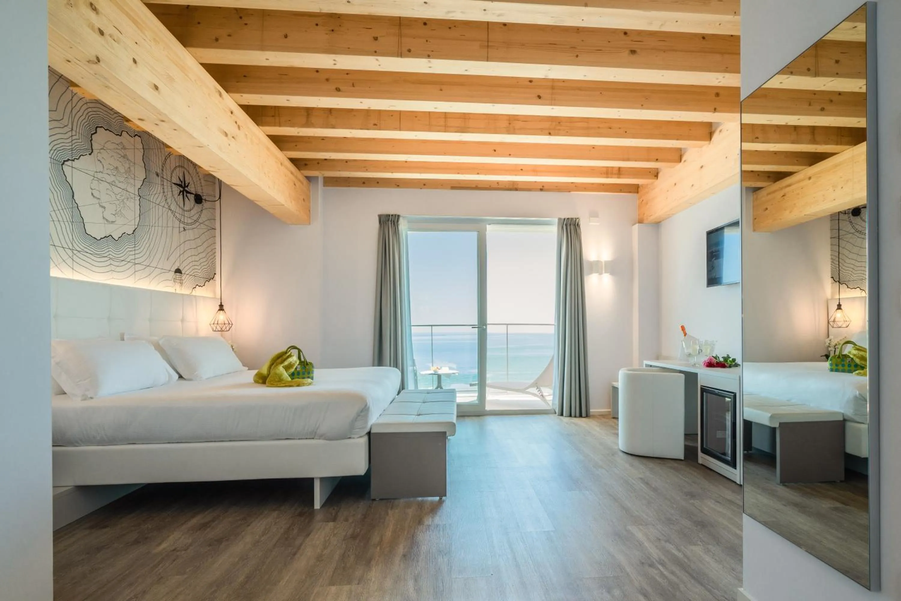 Deluxe Suite with Spa Bath in Hotel Elite