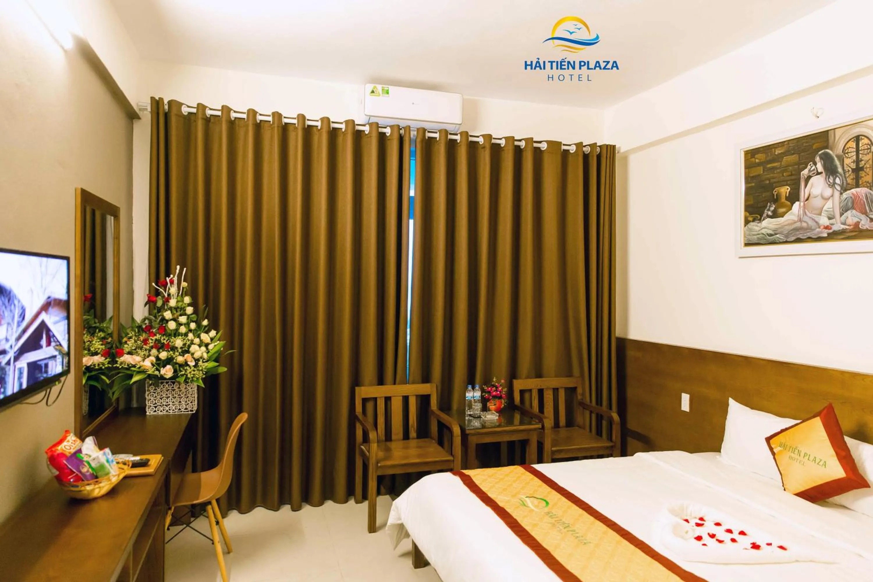 Family Room with Private Bathroom in Hai Tien Plaza Hotel