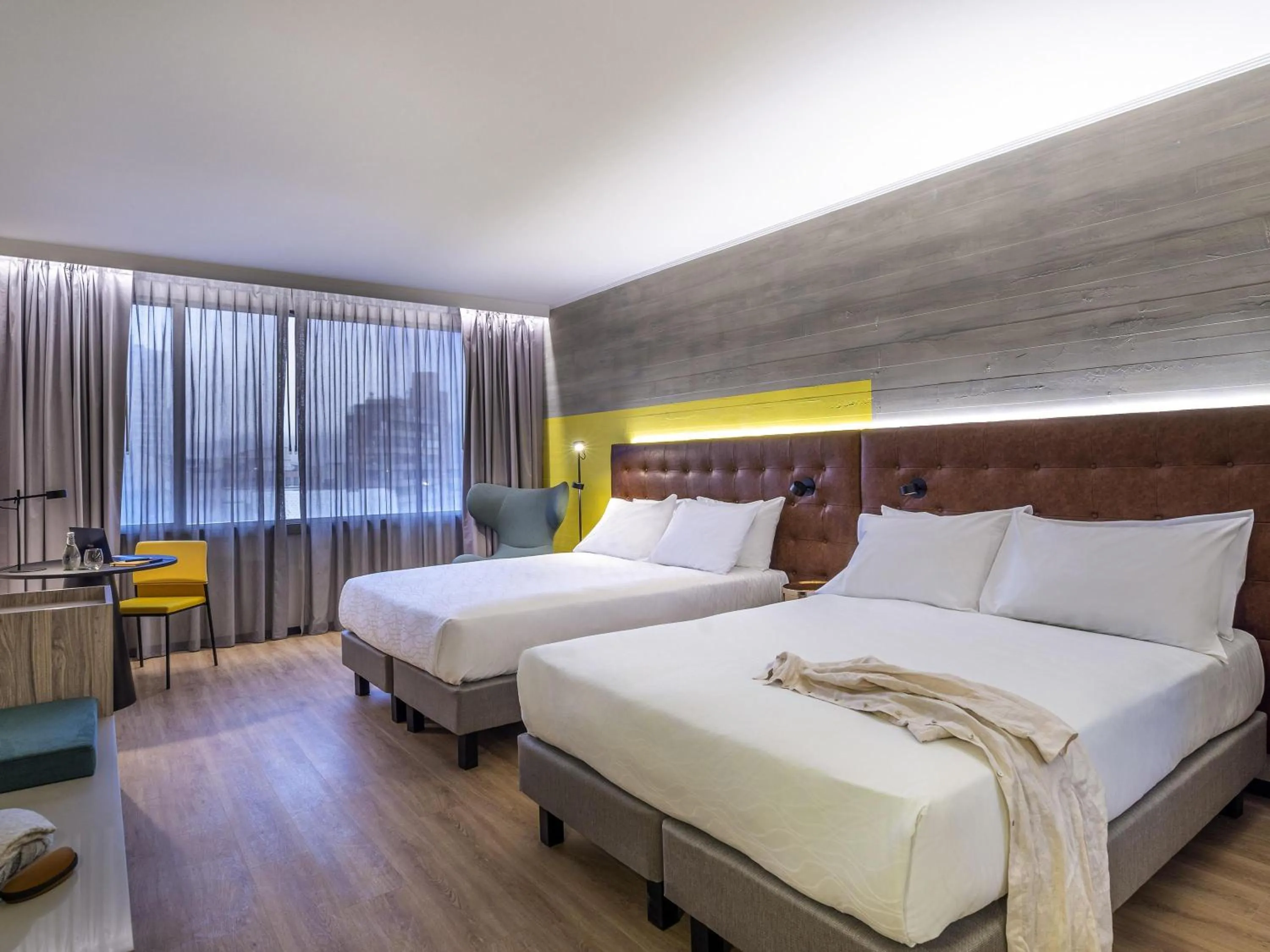 Superior Queen Room with Two Queen Beds in Pullman Santiago El Bosque