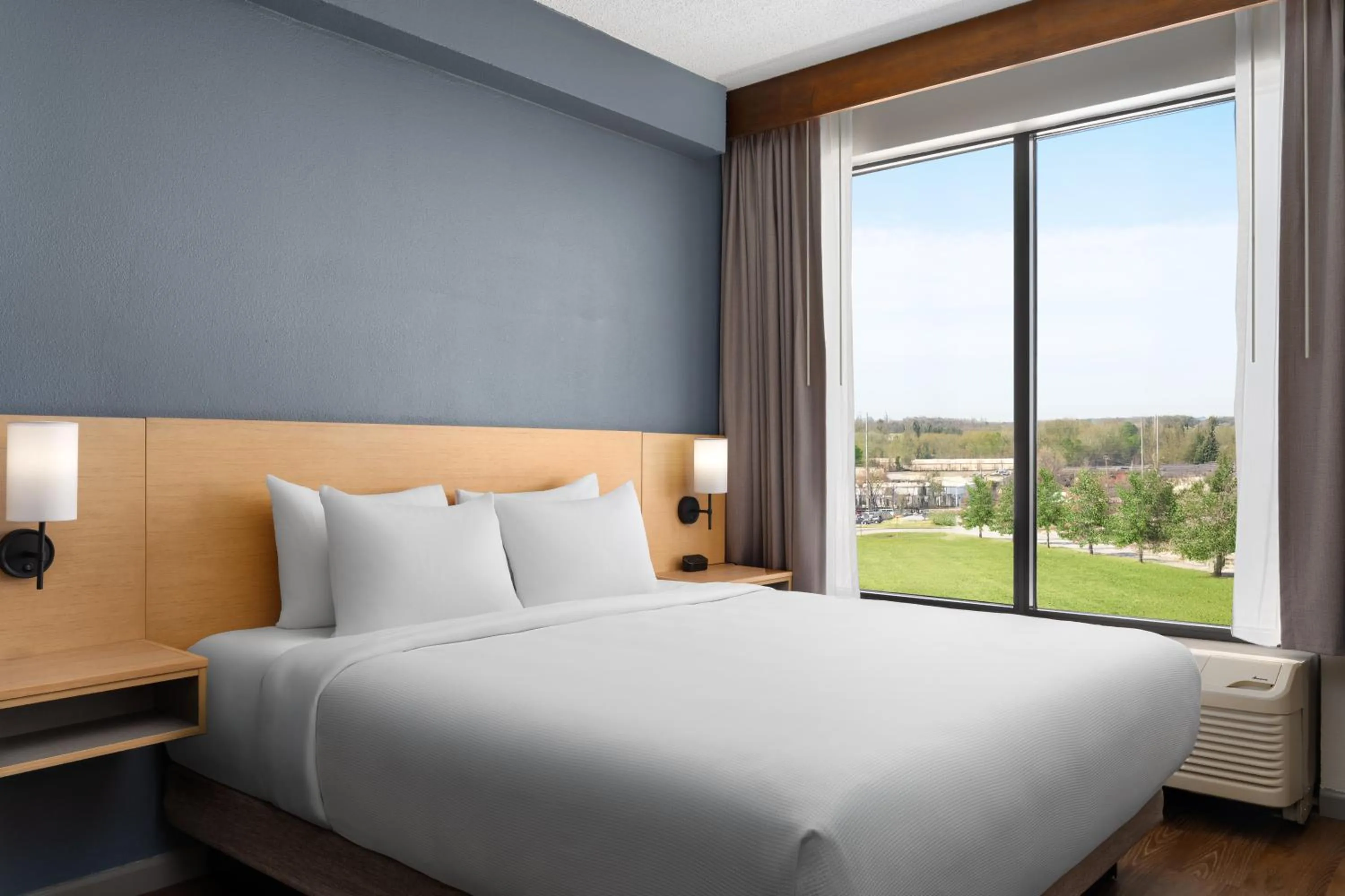 Double Room with Two Double Beds and Sofa bed - High Floor in Hyatt Place Atlanta Airport North