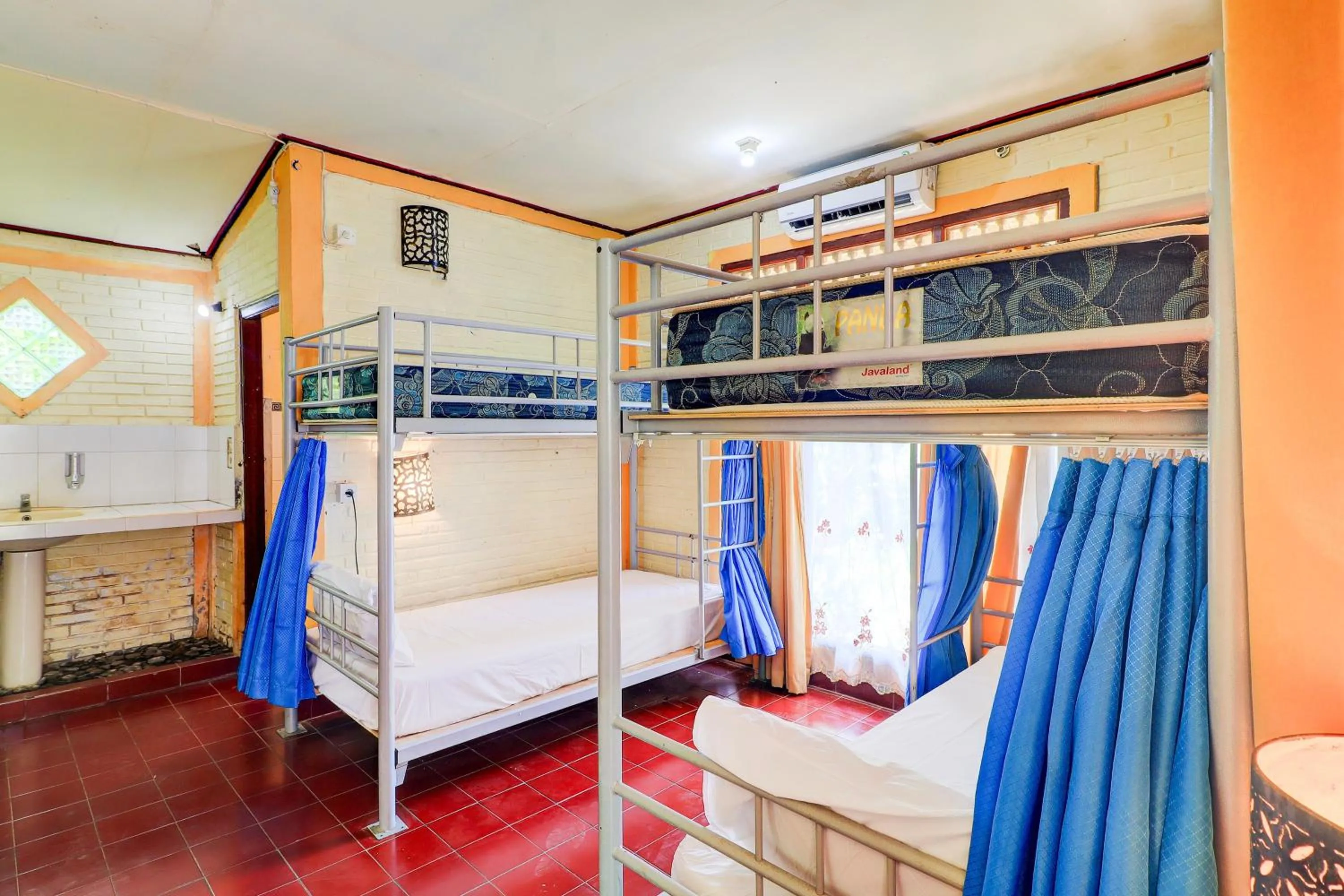 Single Bed in Mixed Dormitory Room in Hotel O Ubud Asri Homestay Near Monkey Forest