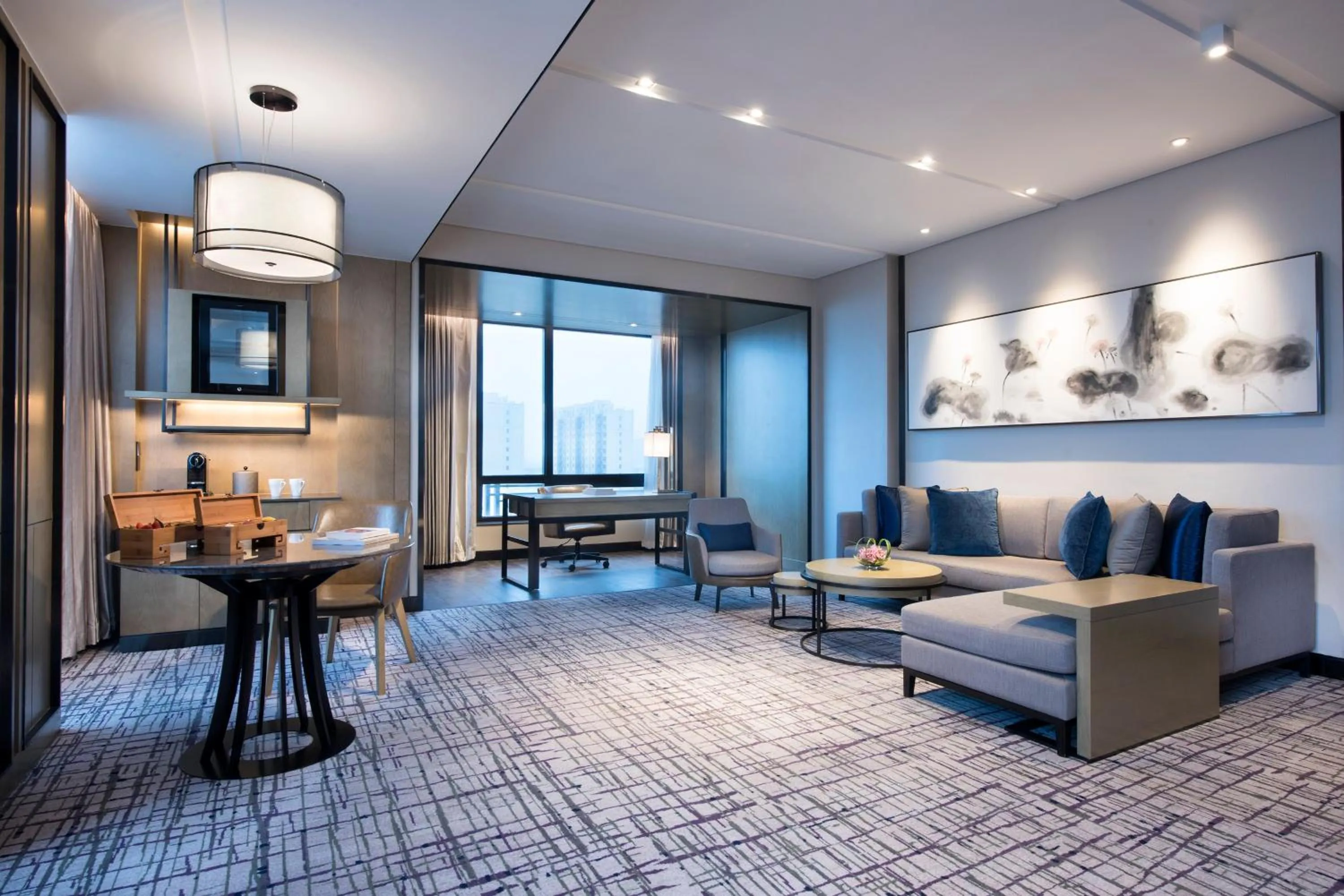 One-Bedroom Suite in Crowne Plaza Shanghai Pujiang by IHG