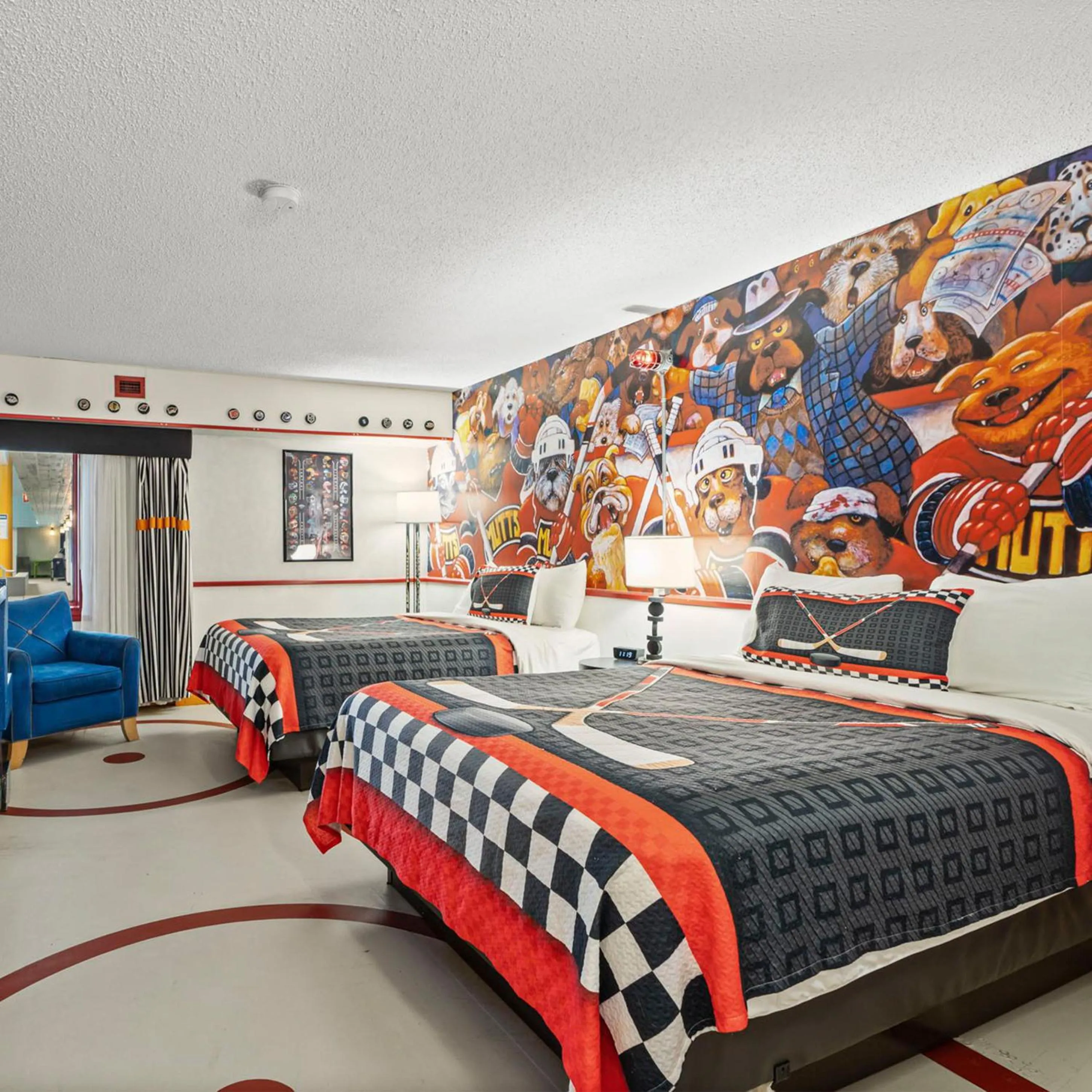 Queen Room Hockey Theme Non-Smoking in Travelodge Hotel by Wyndham Saskatoon