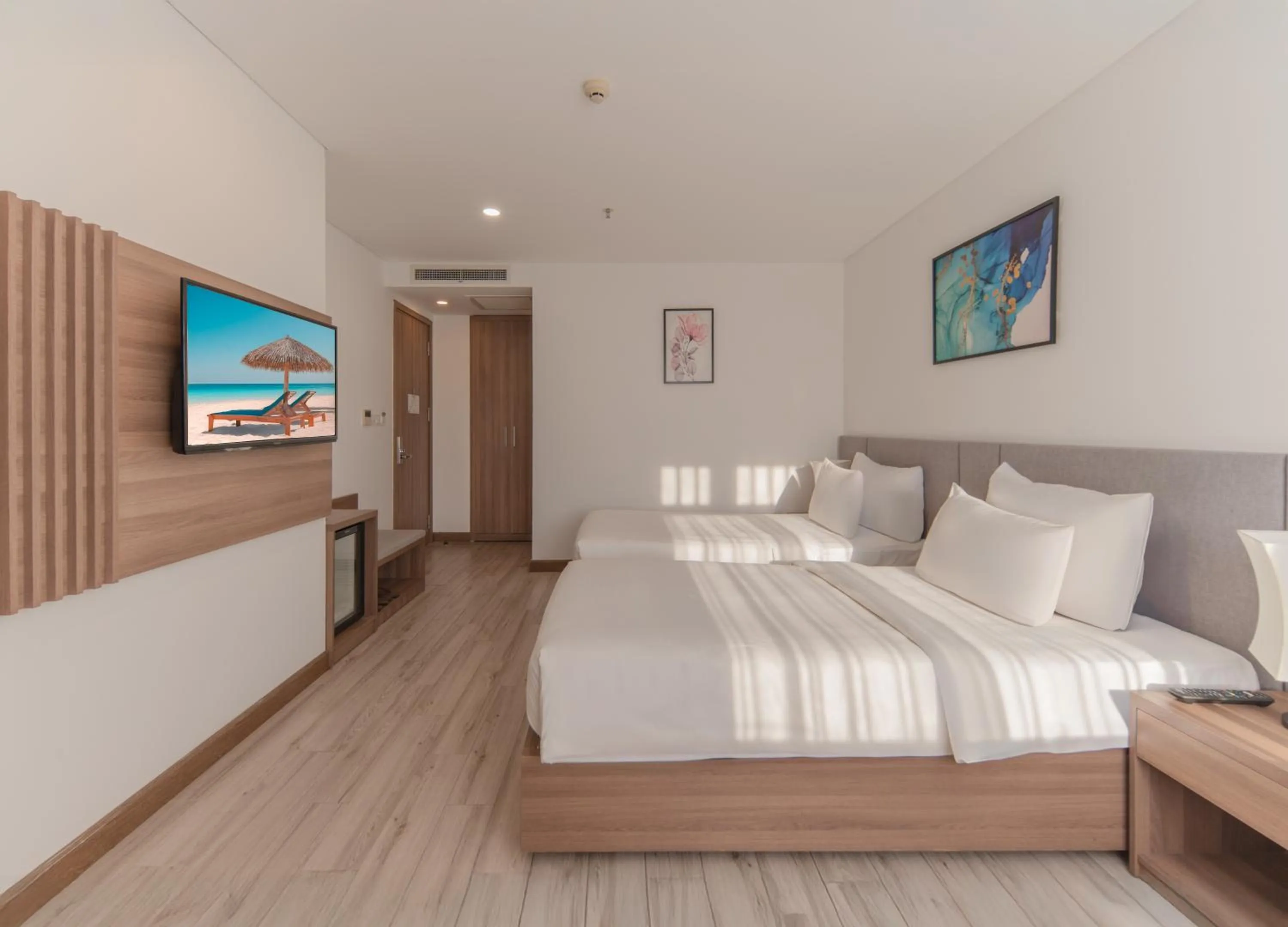 Superior Double or Twin Room with City View - single occupancy in Gosia Hotel