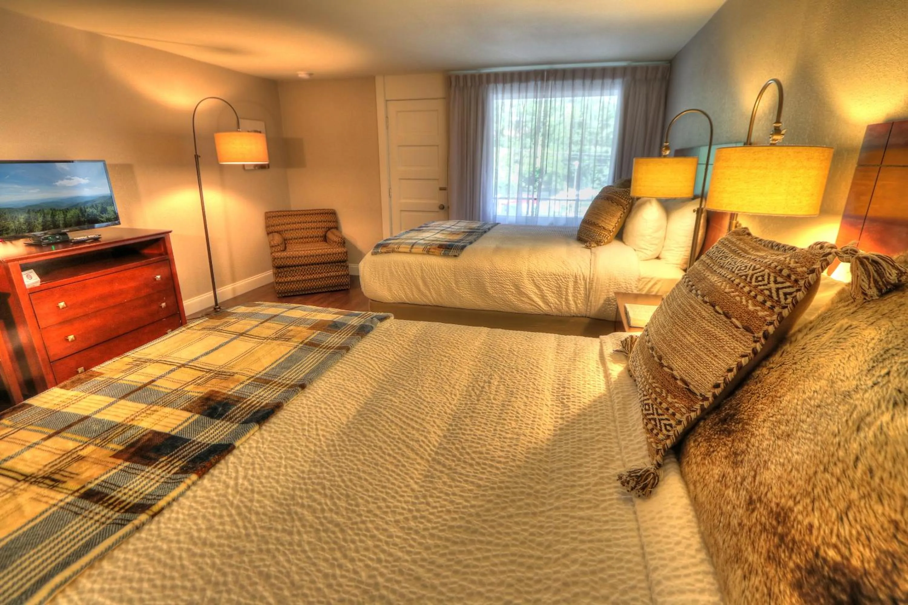 Standard Two Queen Beds With Balcony in River Edge Inn