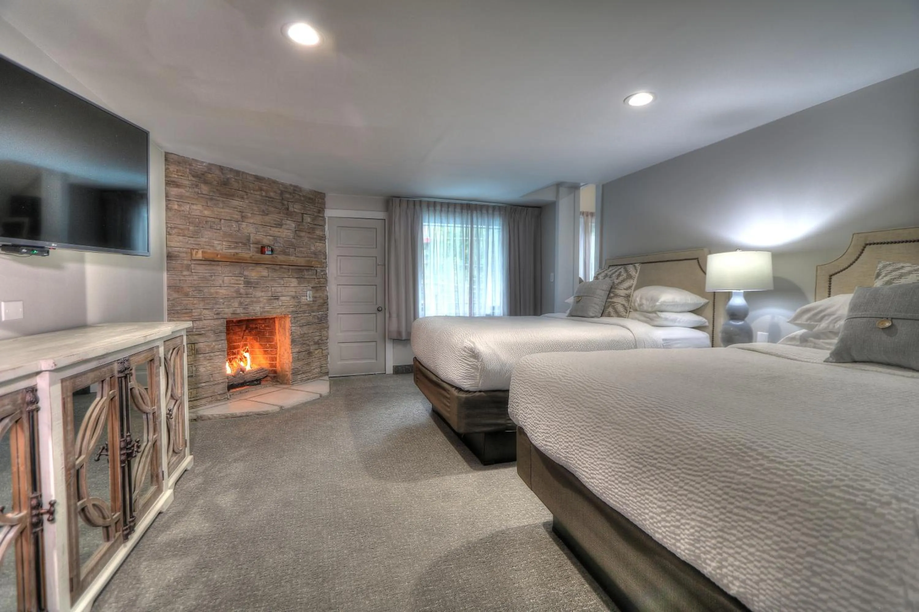 Deluxe Family Suite in River Edge Inn