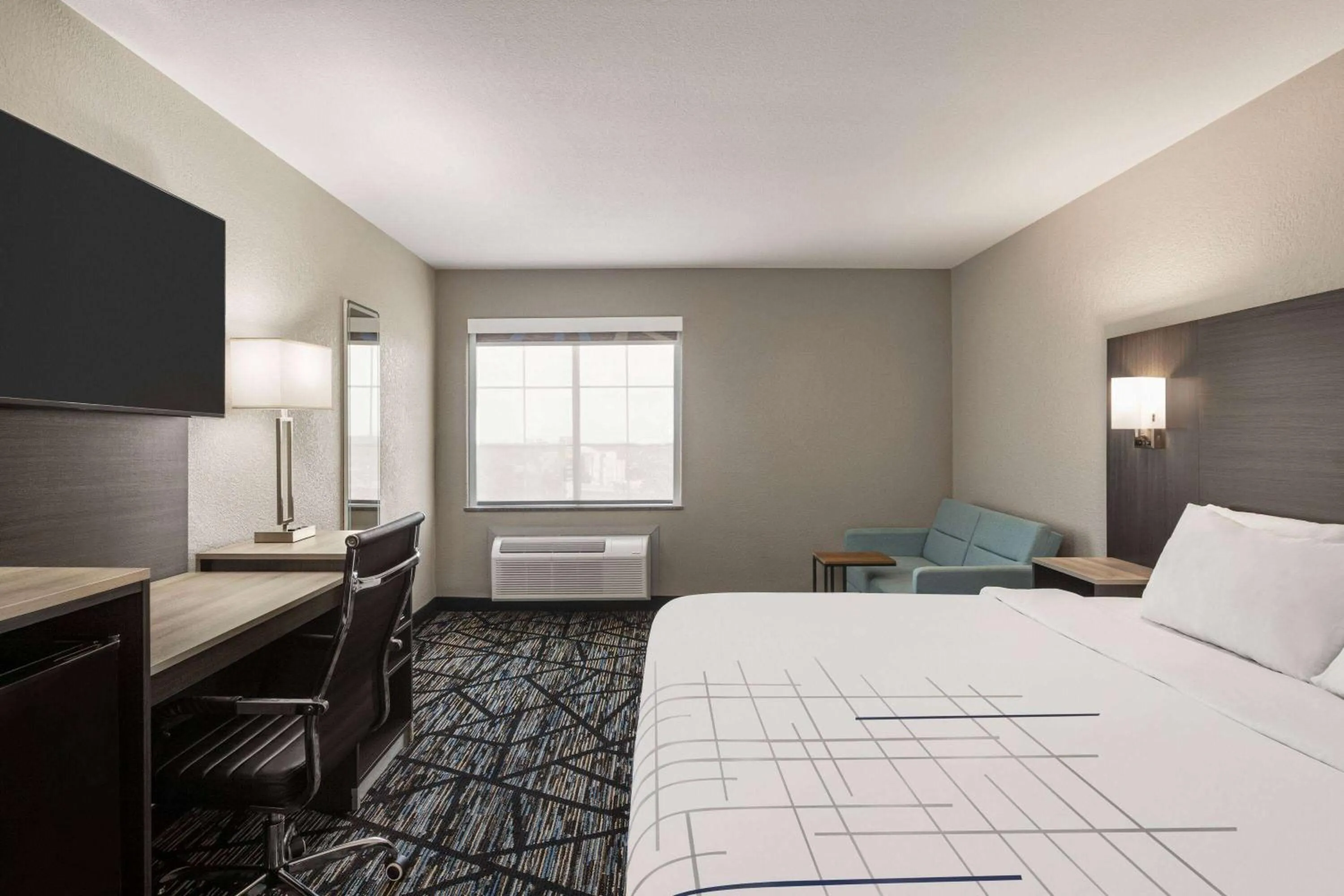 King Suite in La Quinta by Wyndham San Antonio North Stone Oak