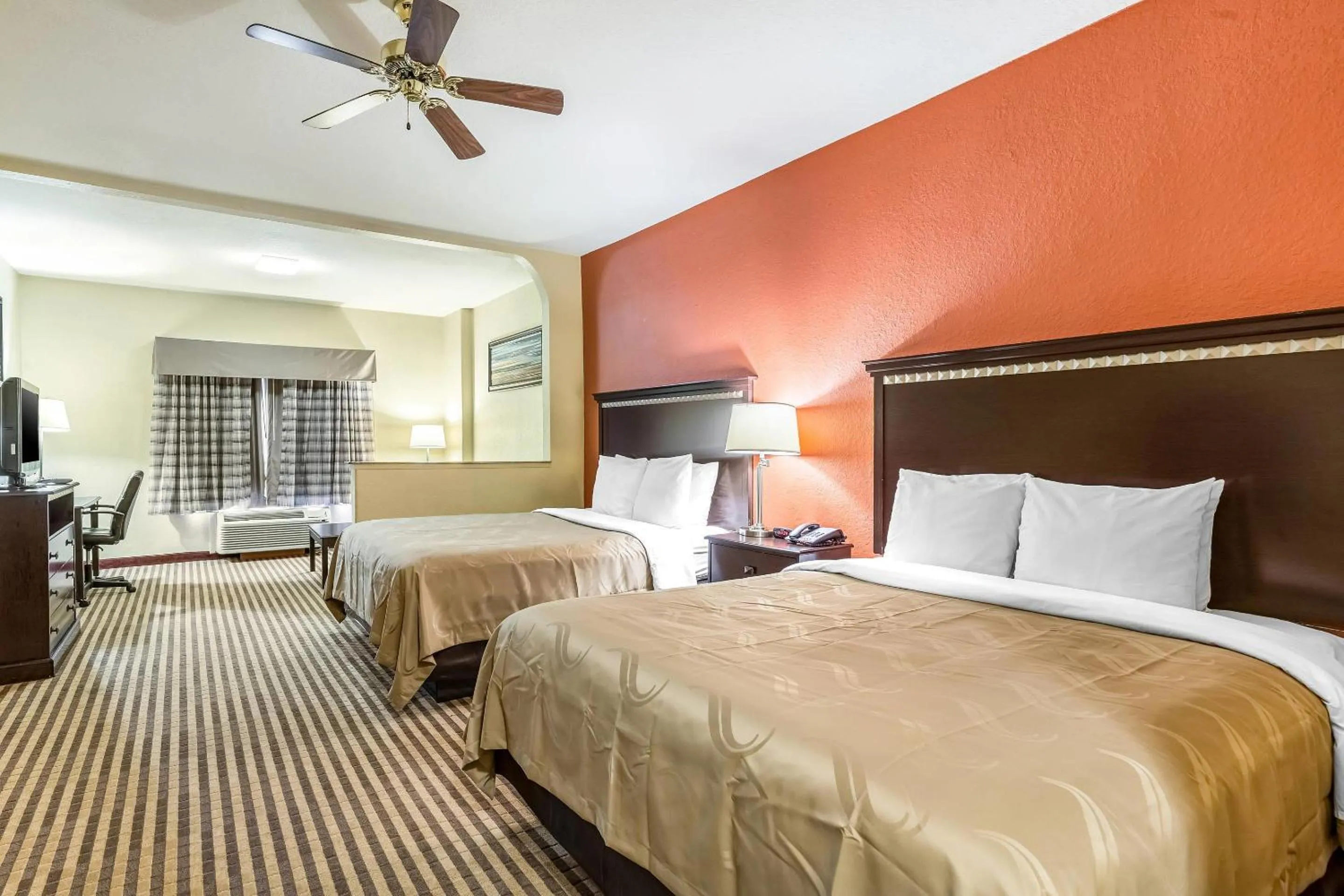 Queen Suite with Two Queen Beds - Non Smoking in Quality Suites North Houston - Spring