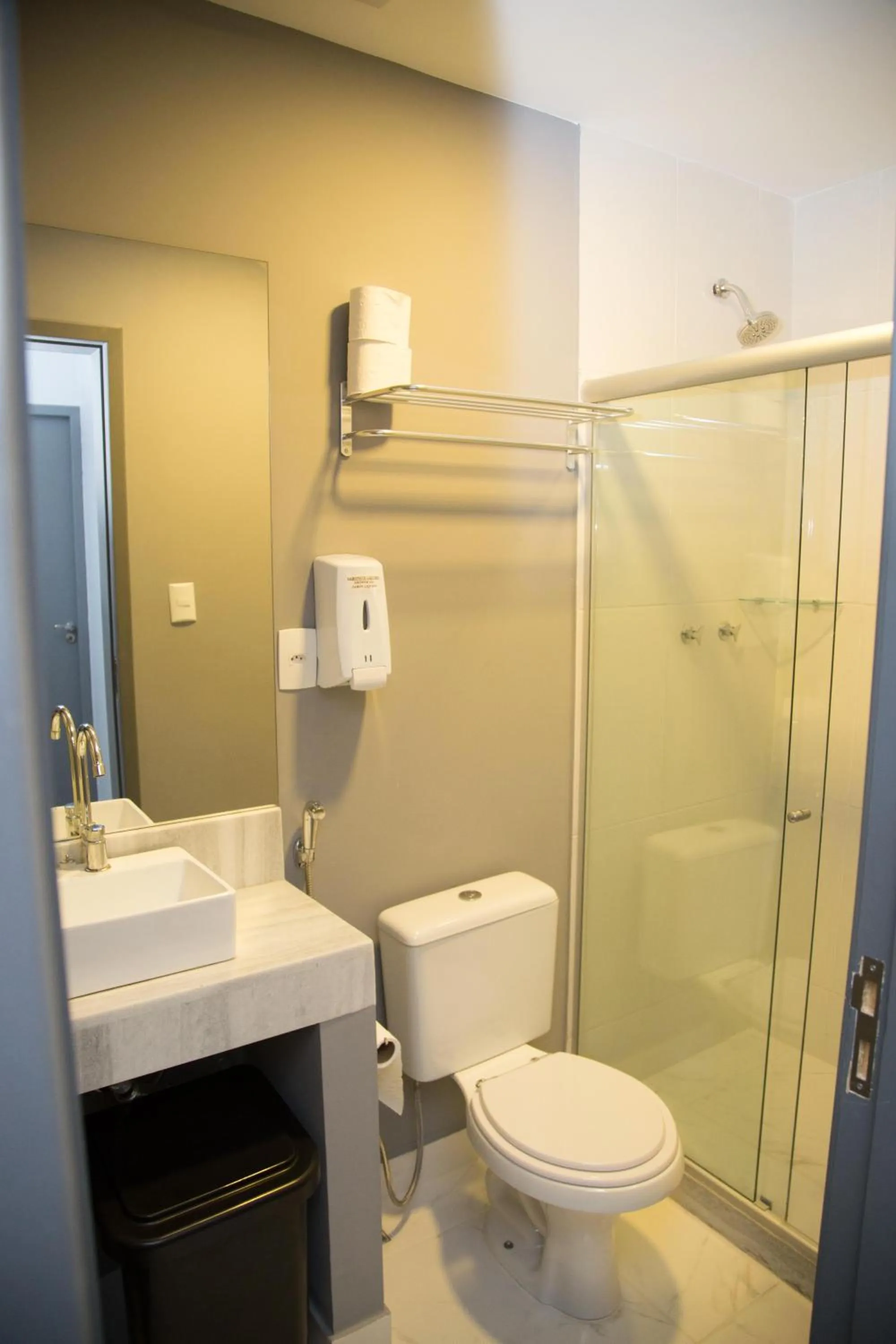 Bed in 4-Bed Mixed Dormitory Room in REF House Barra Da Tijuca