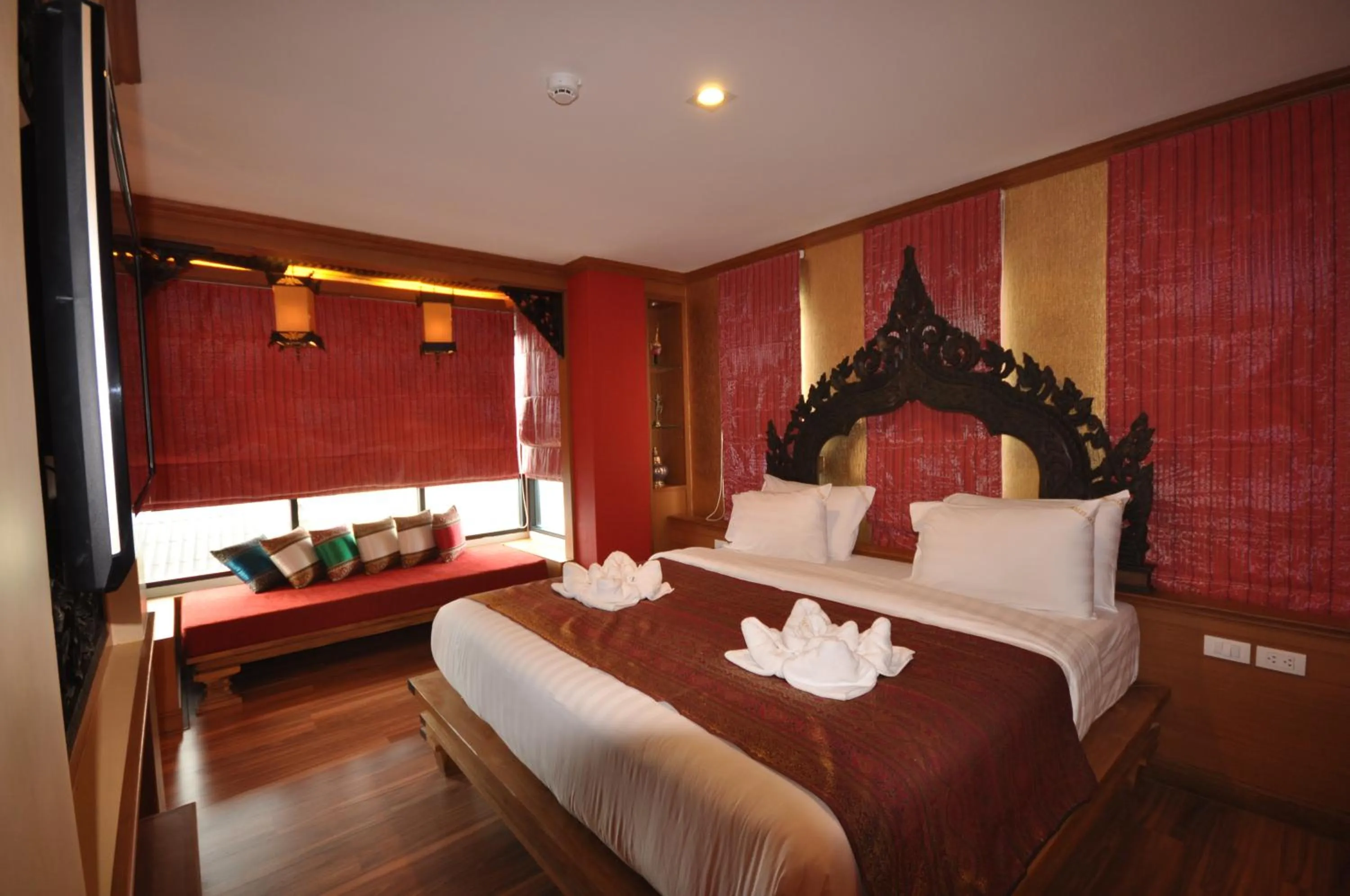 Jacuzzi Suite Low Floor Double Room in Chalelarn Hotel Hua Hin