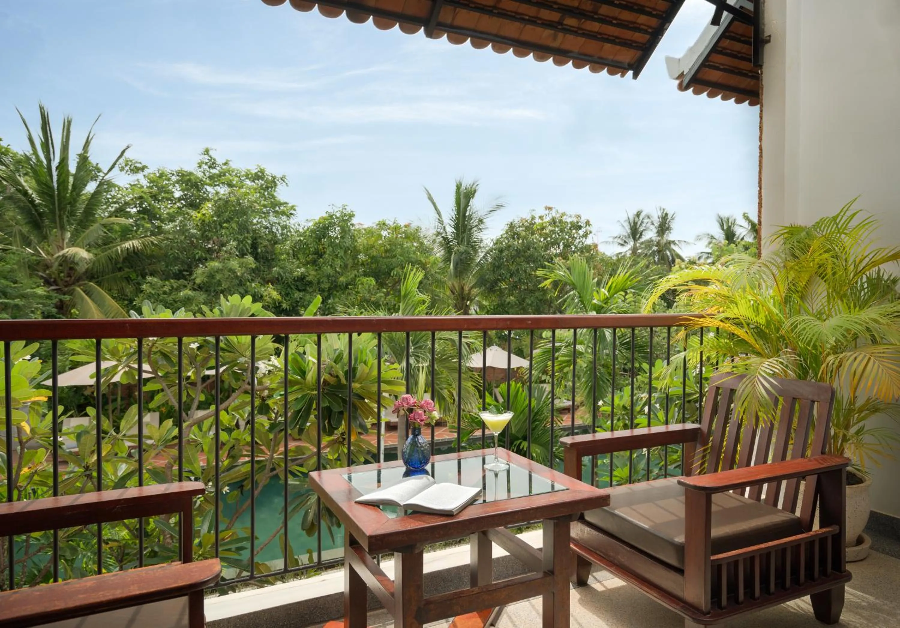 Deluxe Twin -Modern Style- Pool view with Private balcony in Khmer House Resort