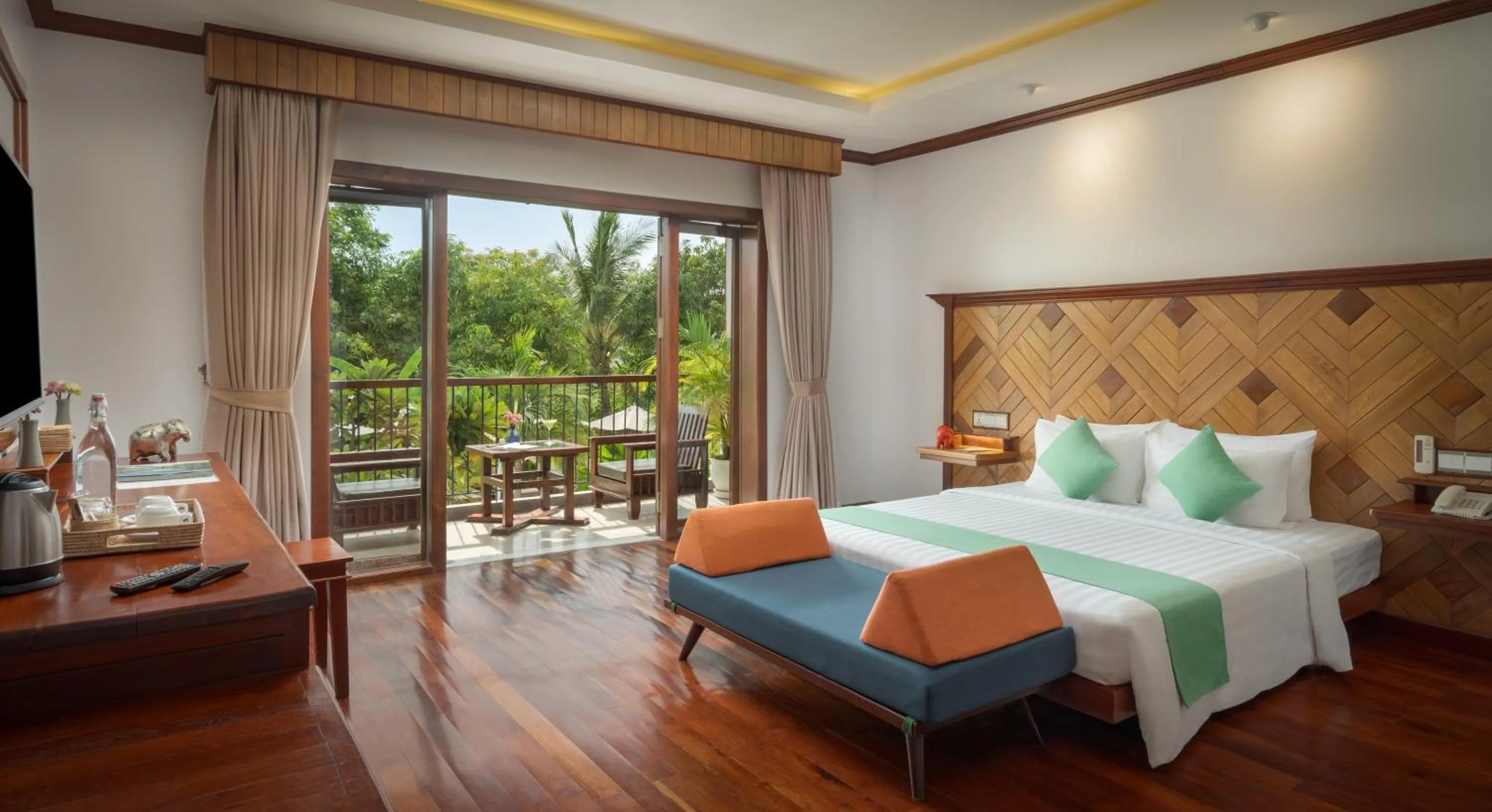 Deluxe Double -Modern style- Pool view with Private balcony - single occupancy in Khmer House Resort