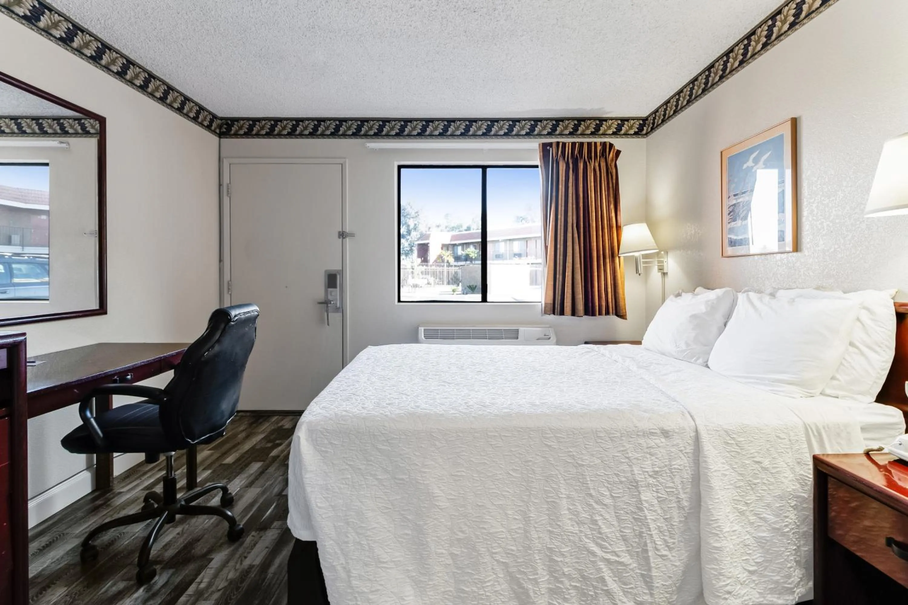 Double Room - Disability Access/Non-Smoking in Knights Inn Madera