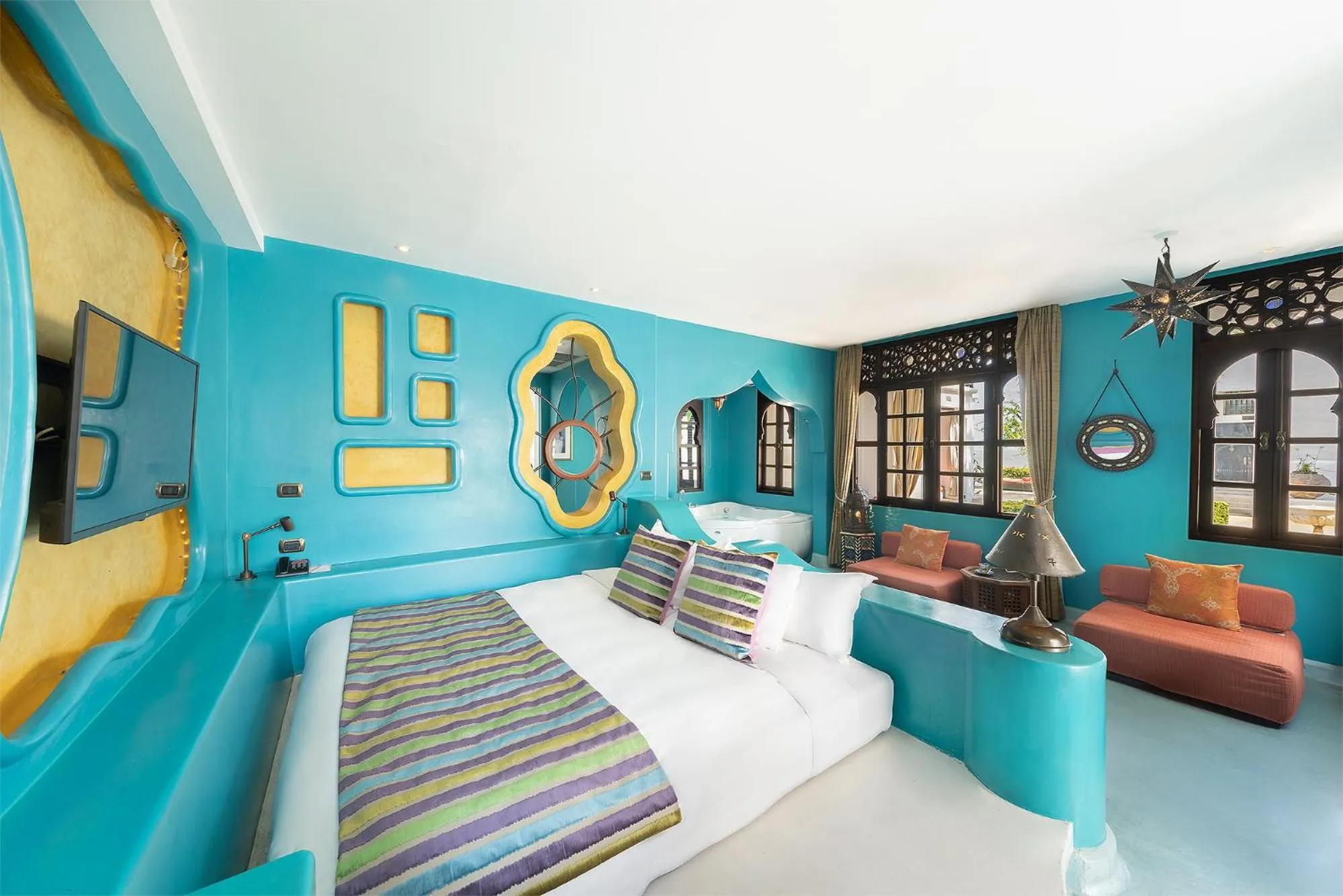 Deluxe Courtyard Grand Jacuzzi in Villa Maroc Resort