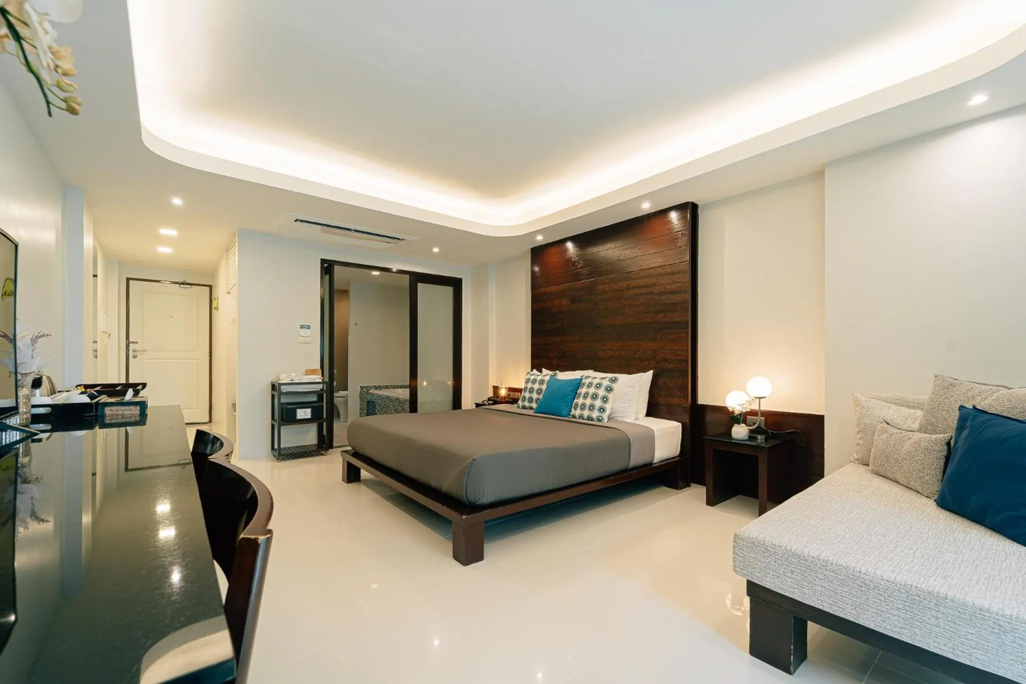 Deluxe Double or Twin Room with Swimming Pool Access in The Bihai Hua Hin