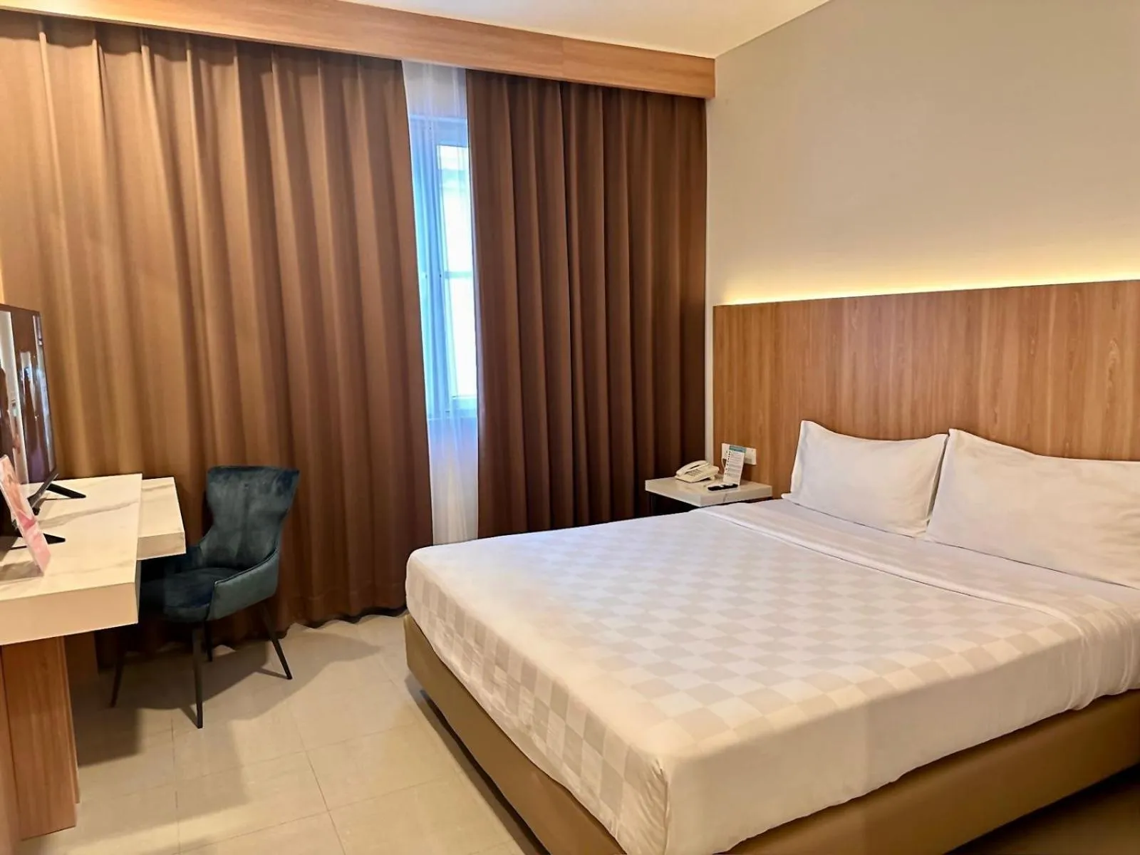 Deluxe Double or Twin Room in Royal Palm Hotel & Conference Center Cengkareng