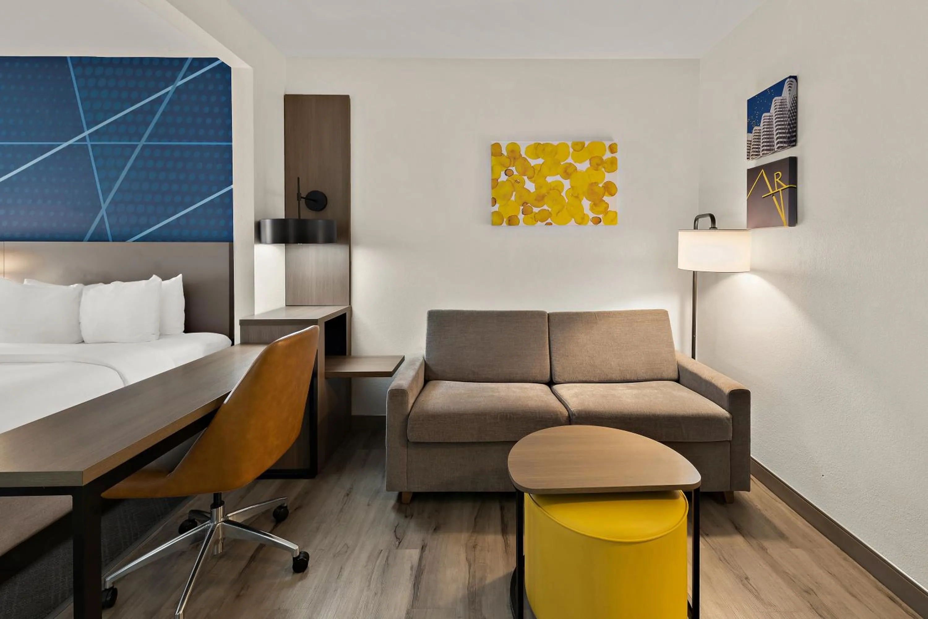 King Suite - Accessible/Non-Smoking in Comfort Suites Columbus East Broad