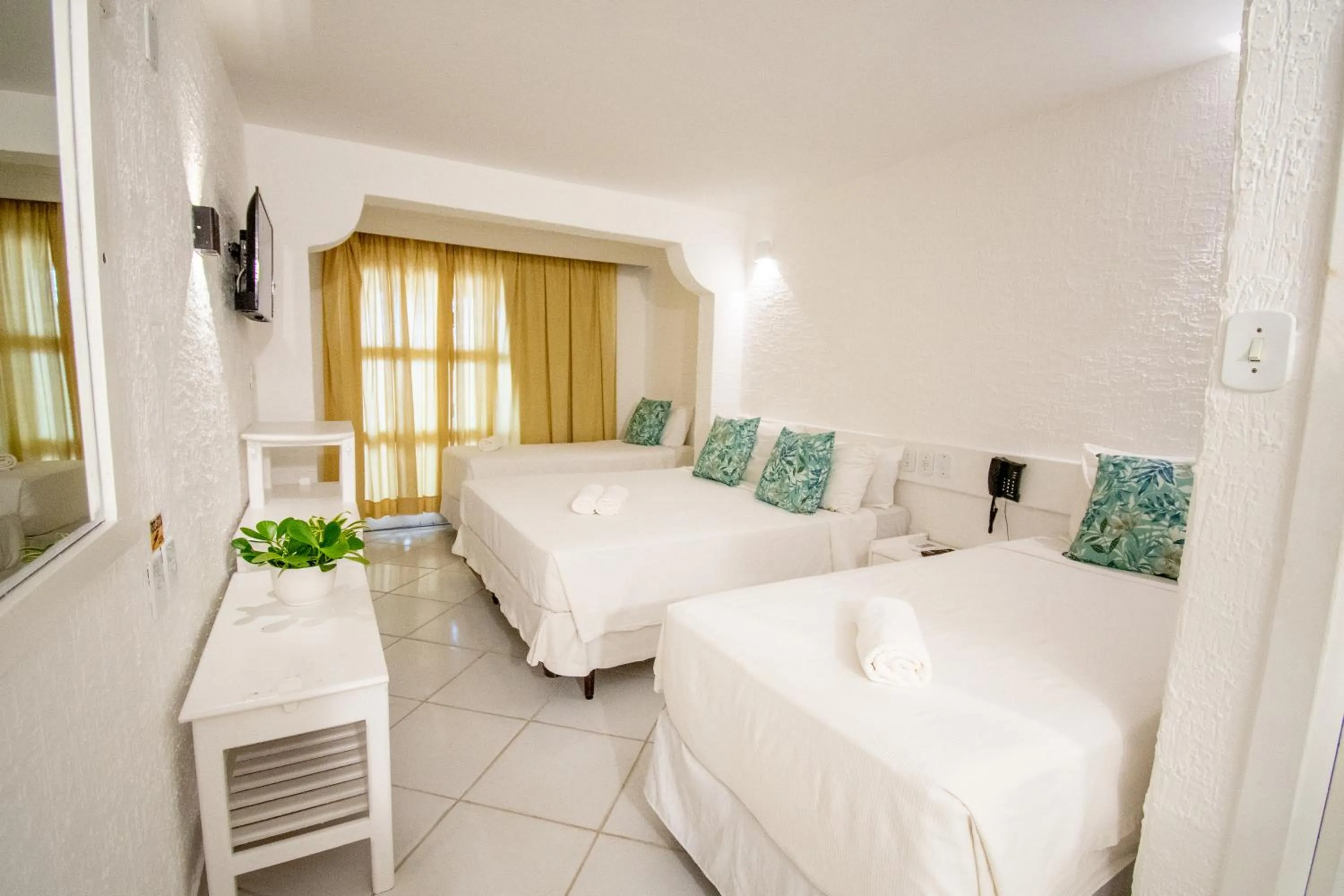 Suite with Pool View in Hotel Marina Quinta do Porto