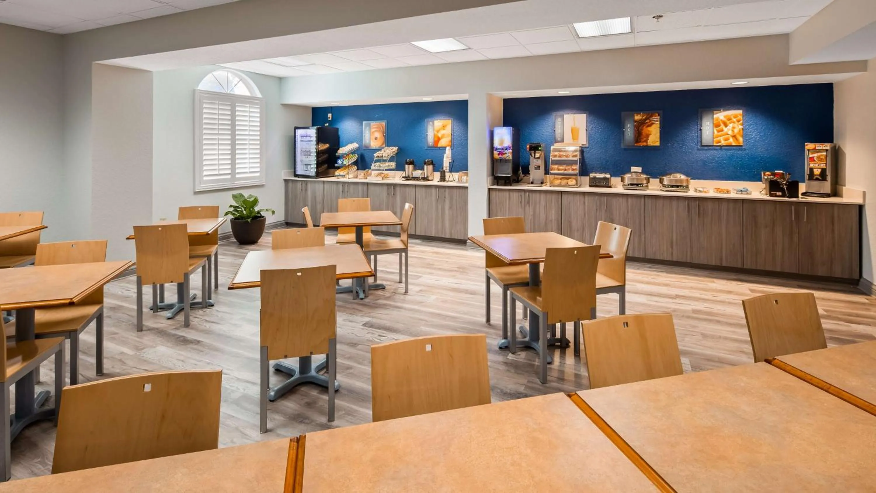 Restaurant/places to eat in Best Western Tampa