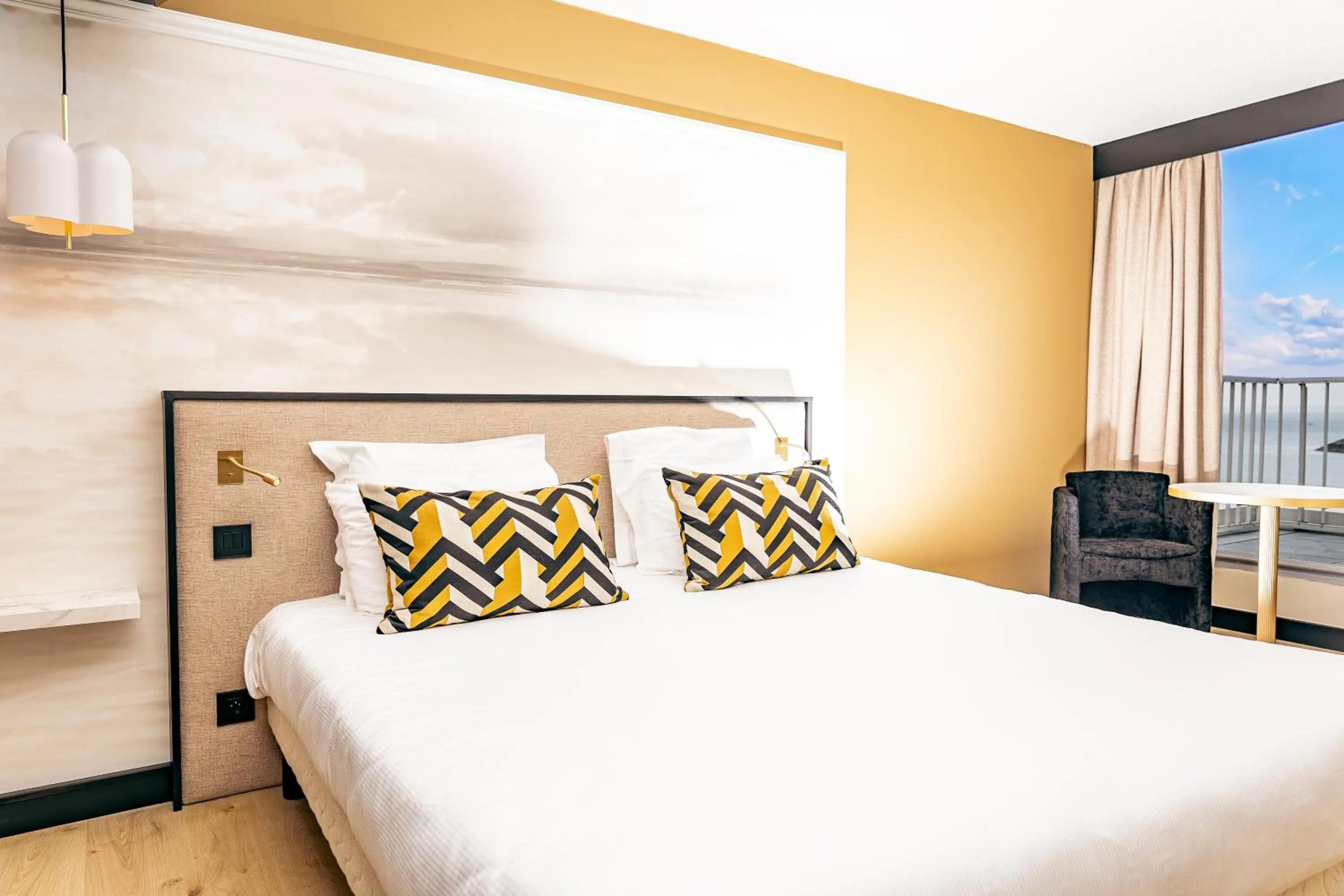 Prestige Double Room with Terrace and Sea View in Hotel Ker Moor Saint-Quay Portrieux