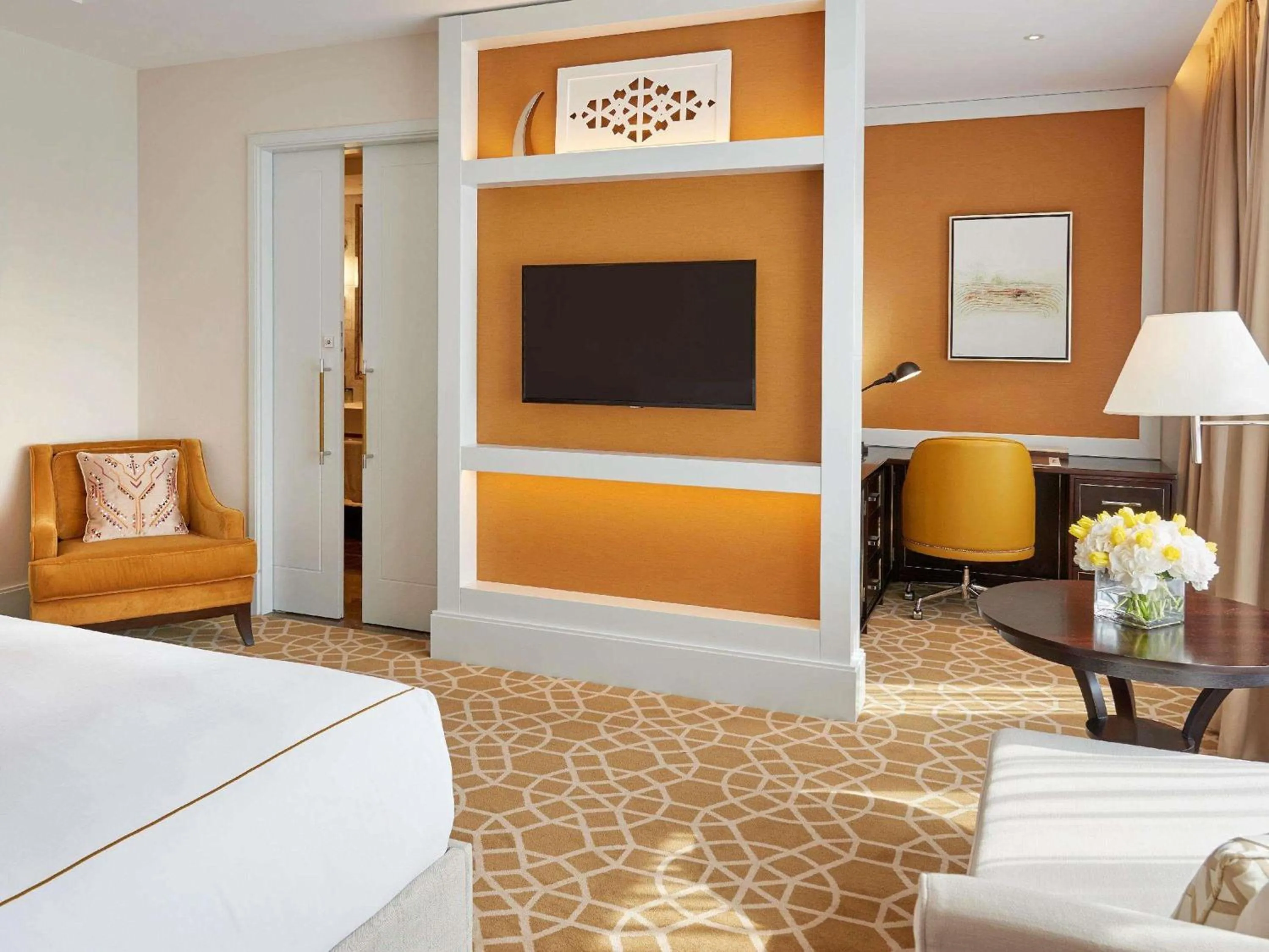 Deluxe King Room - Smoking in Fairmont Amman