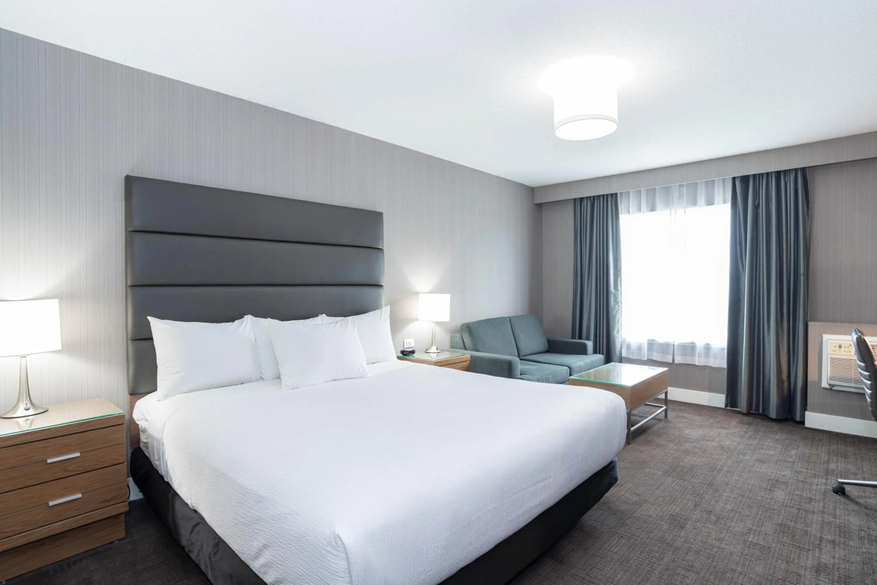 Standard Room, 1 King Bed, Sofa Bed in Sandman Hotel Grande Prairie