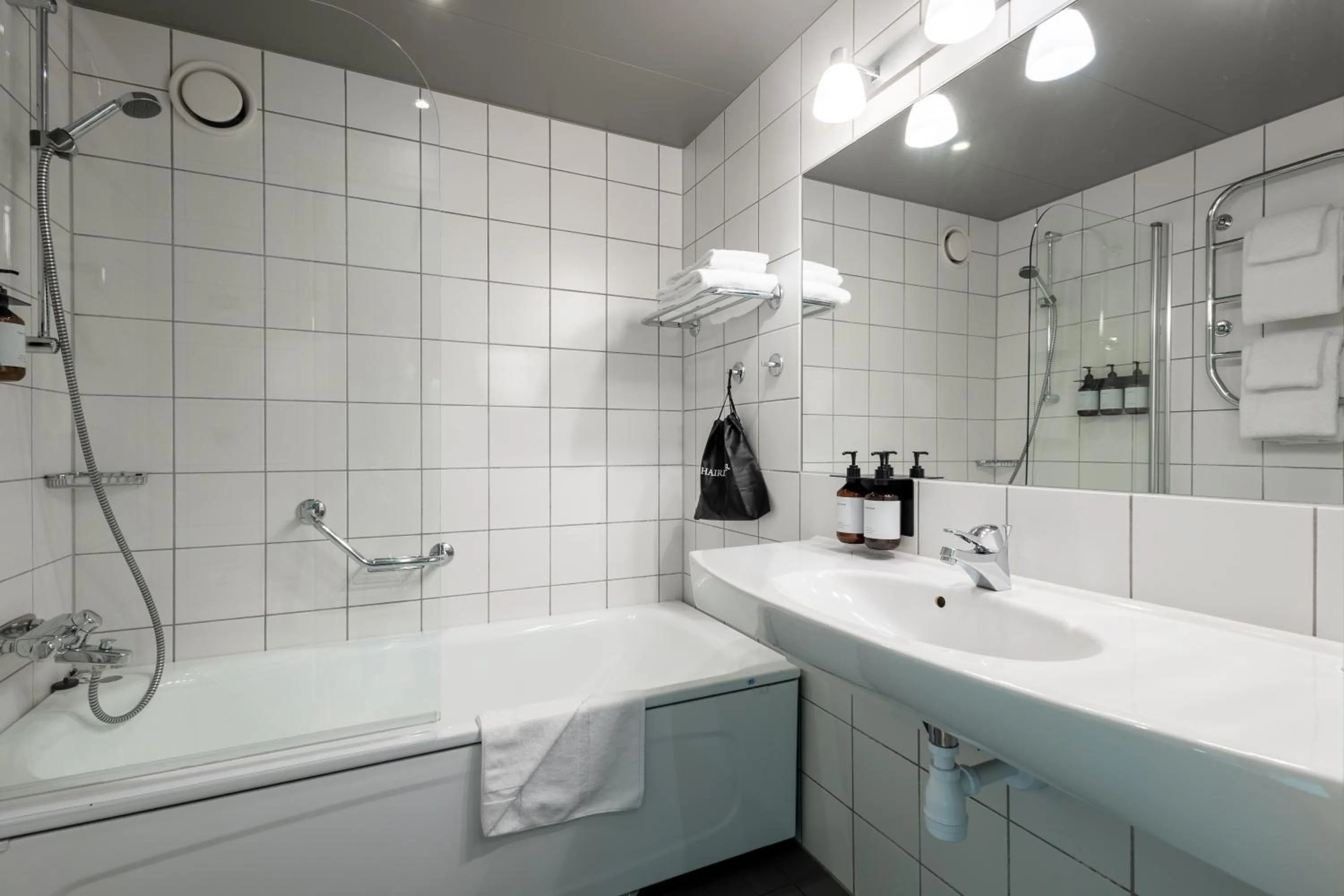 Twin Room - High Floor in First Hotel G