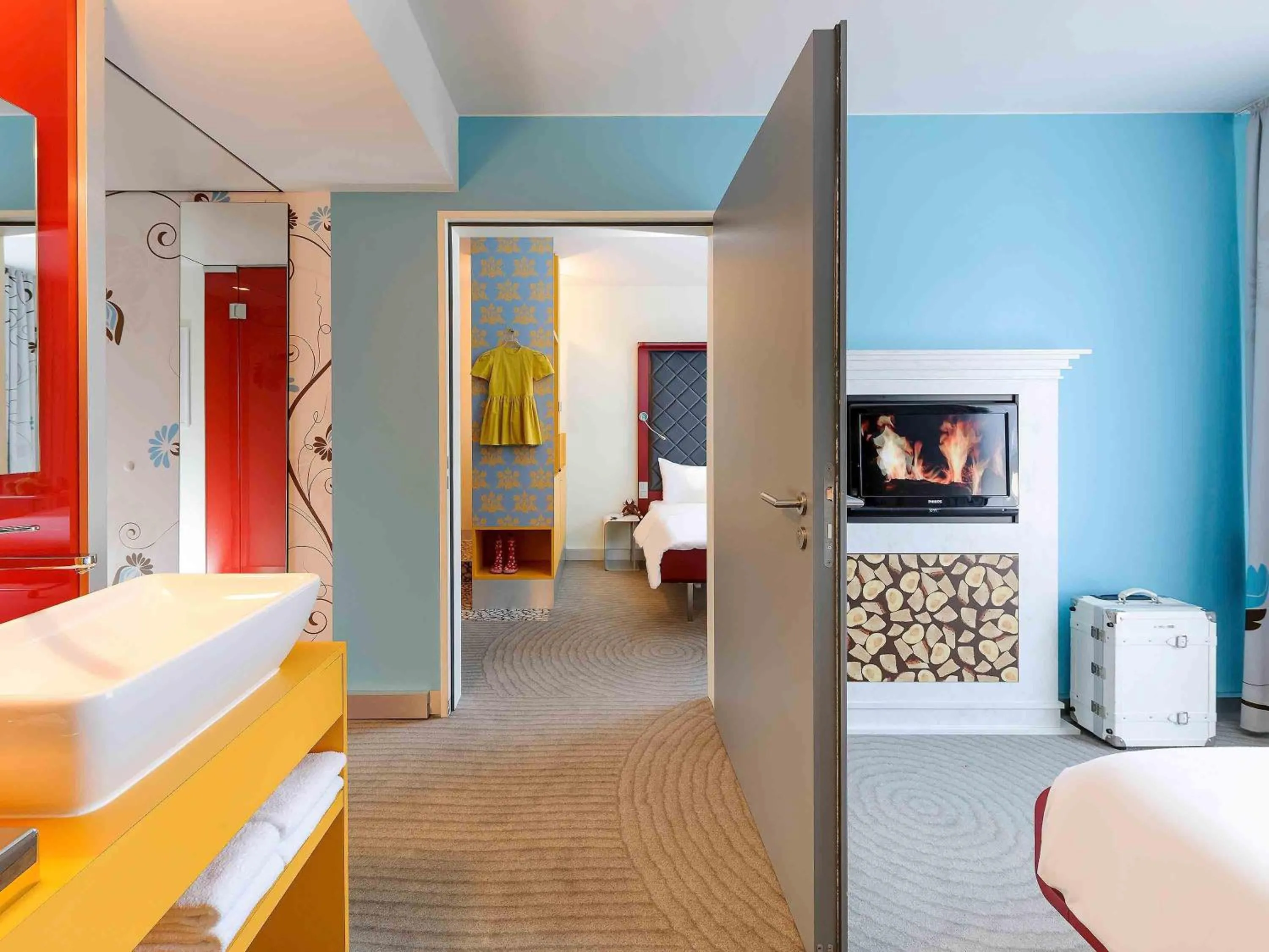 Family Suite - Two Connecting Rooms in ibis Styles Hotel Berlin Mitte
