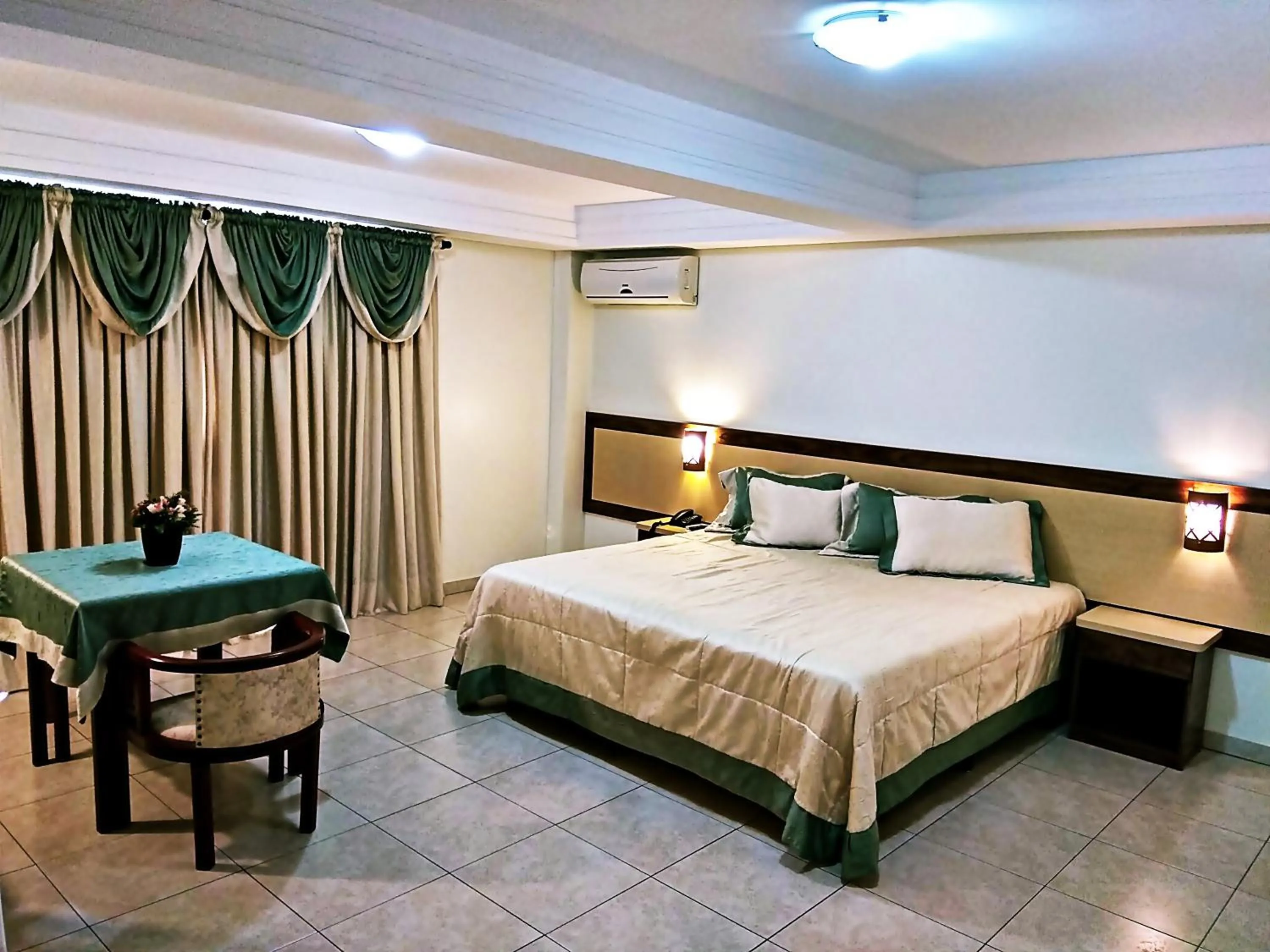 Honeymoon Suite in Praia Sol Hotel