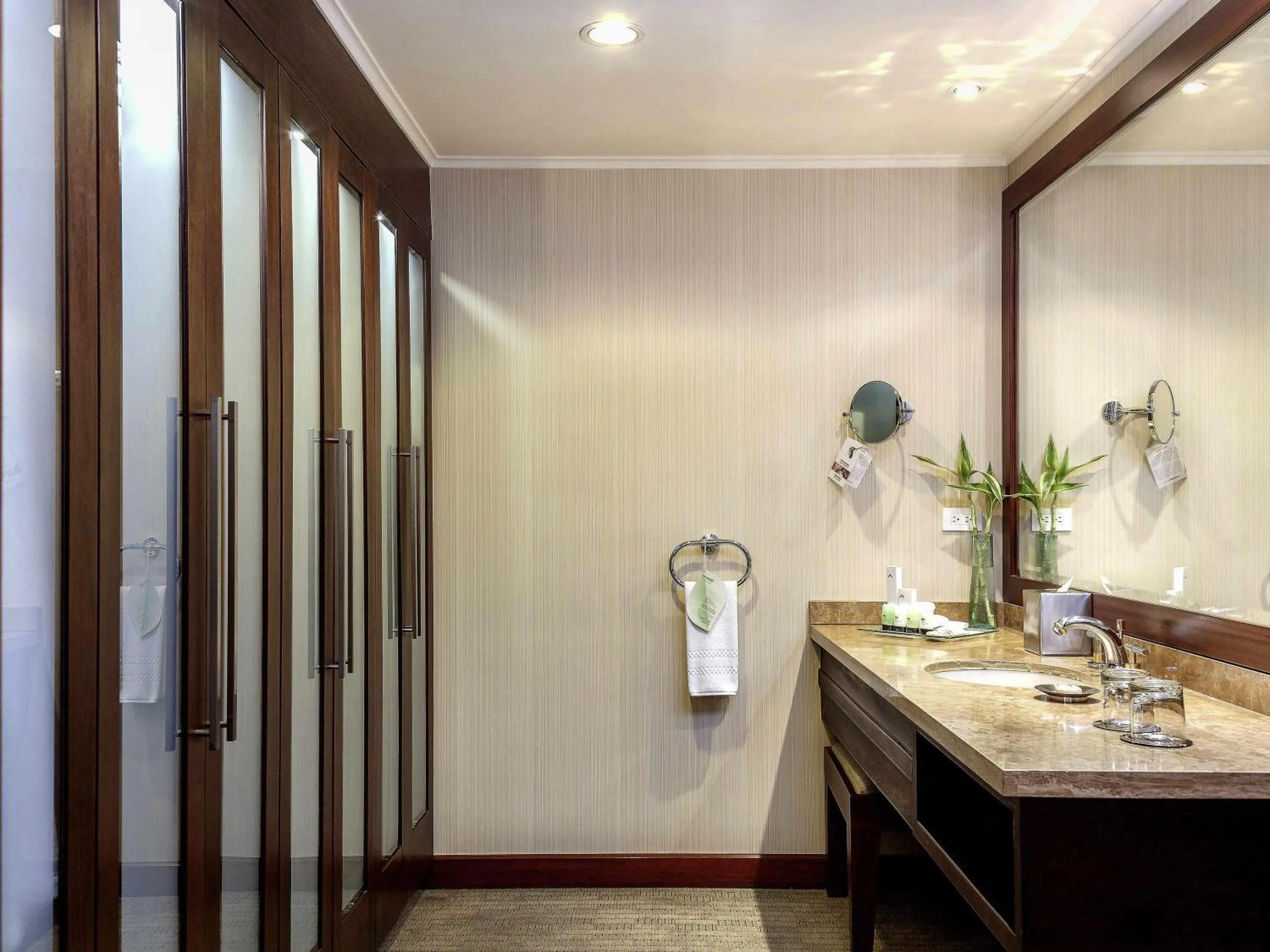 Executive King Suite in Swissotel Quito